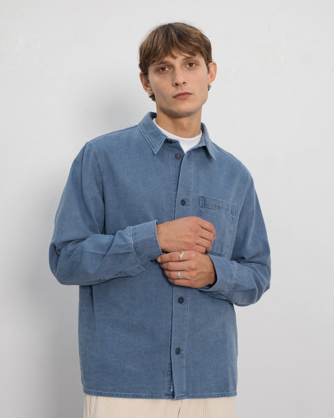 Blaues Denim-Hemd aus recycelter Baumwolle von Rotholz