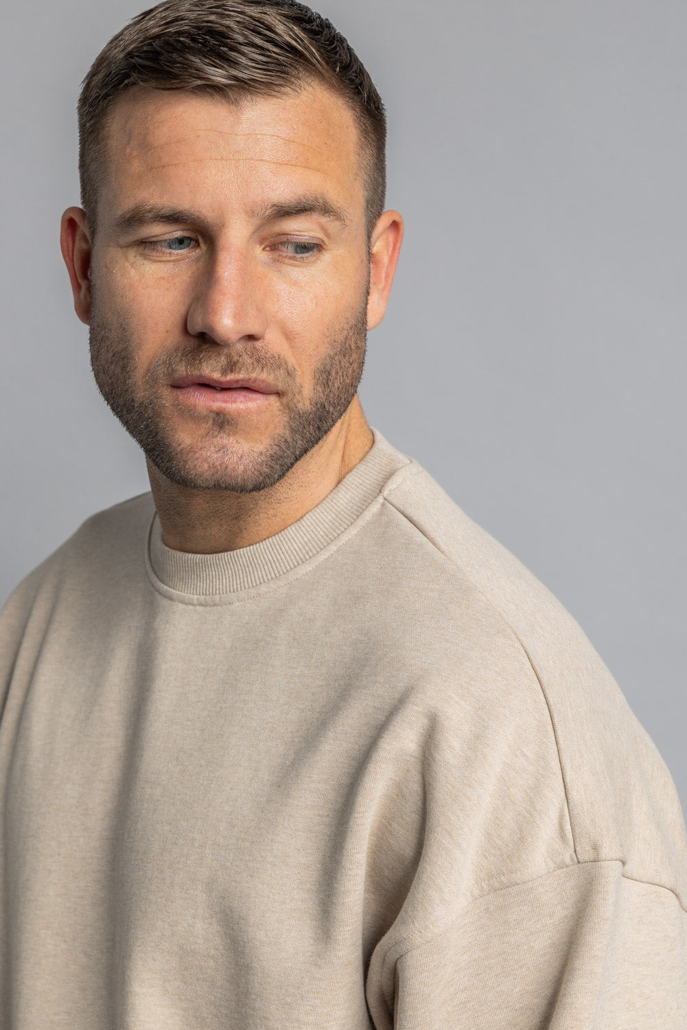 Beige oversized sweater made from 100% organic cotton by Dirts