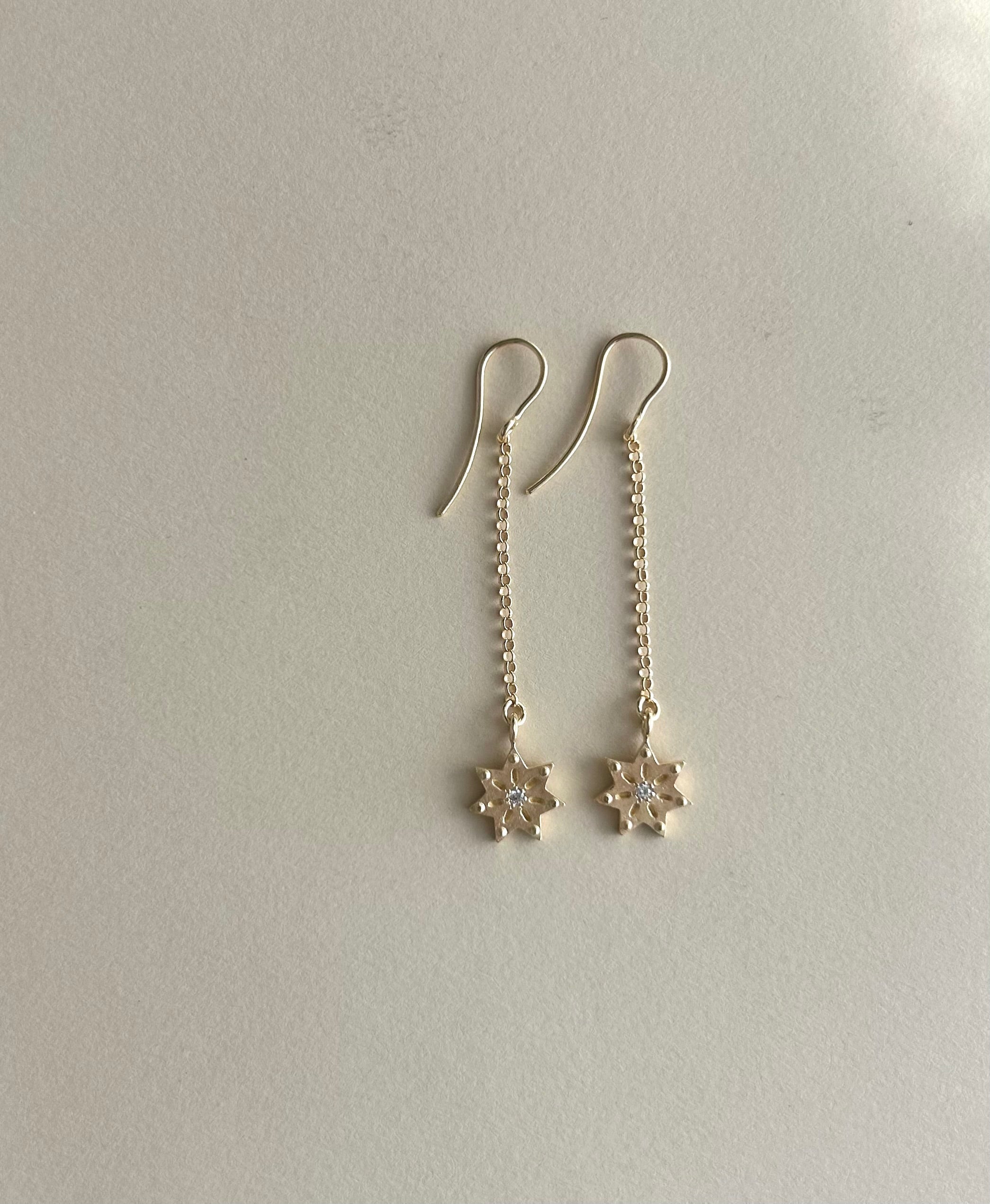 STAR*ina Lange Ohrringe mit Zirkonia von V Design Lab