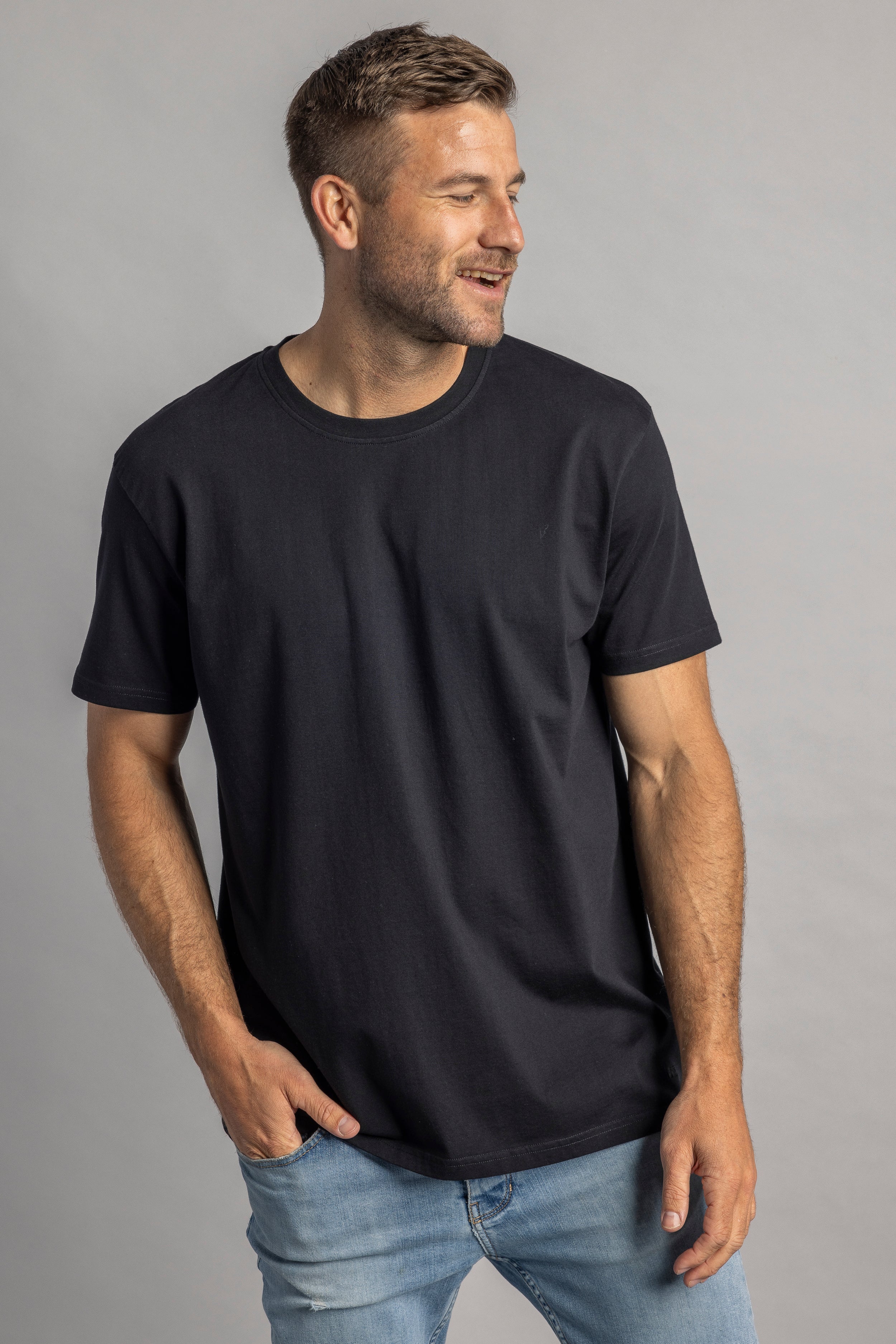Black T-shirt Premium Blank Standard made from 100% organic cotton from DIRTS