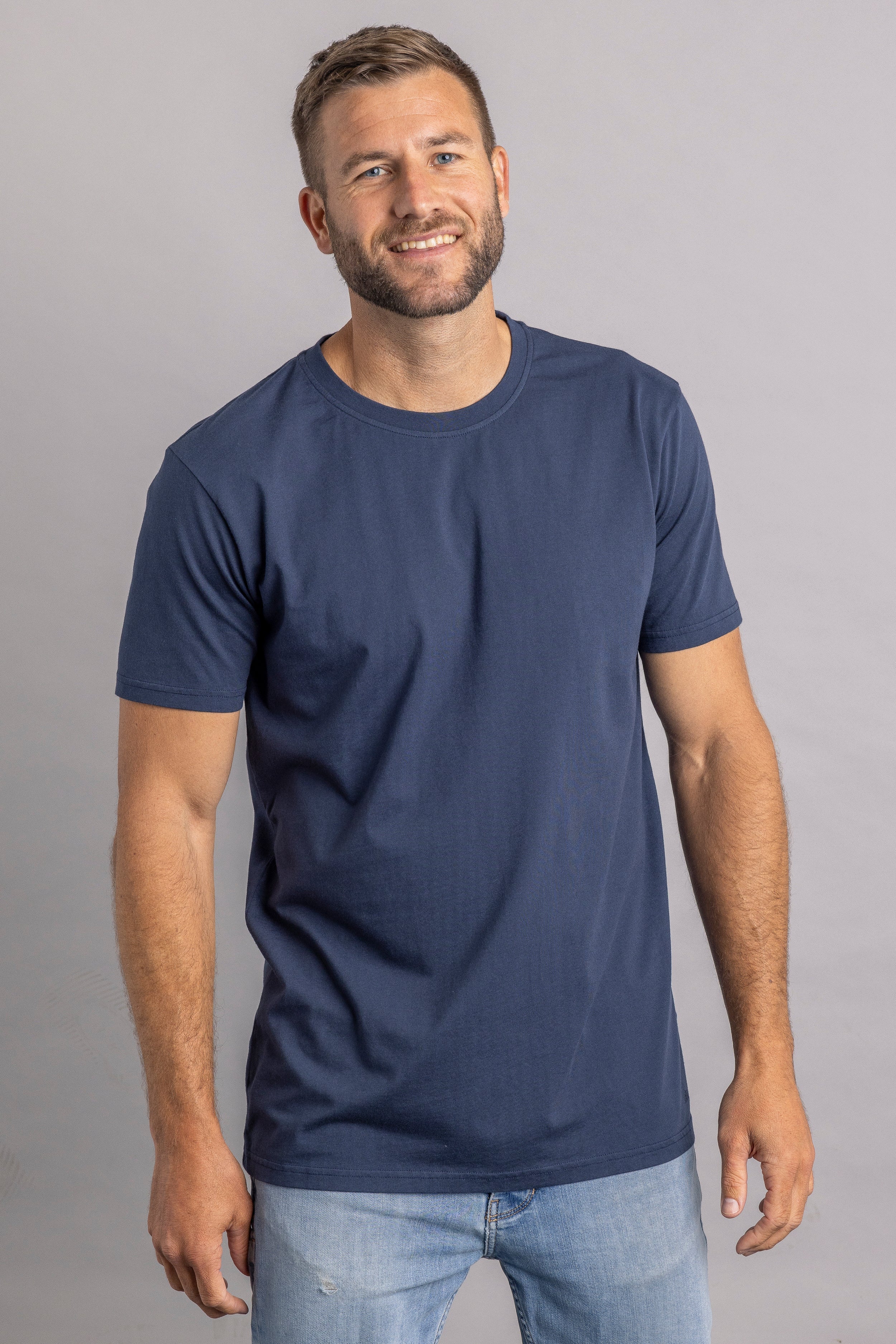 Premium Blank T-Shirt SLIM made of organic cotton by Dirts