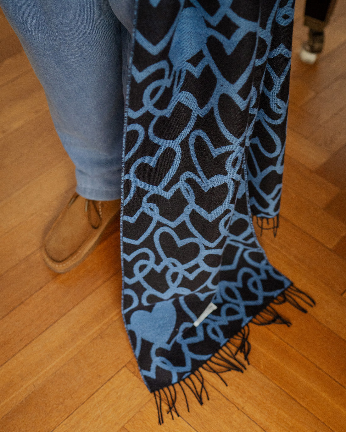 Blauer Schal Affection aus 100% Merinowolle von Rotholz