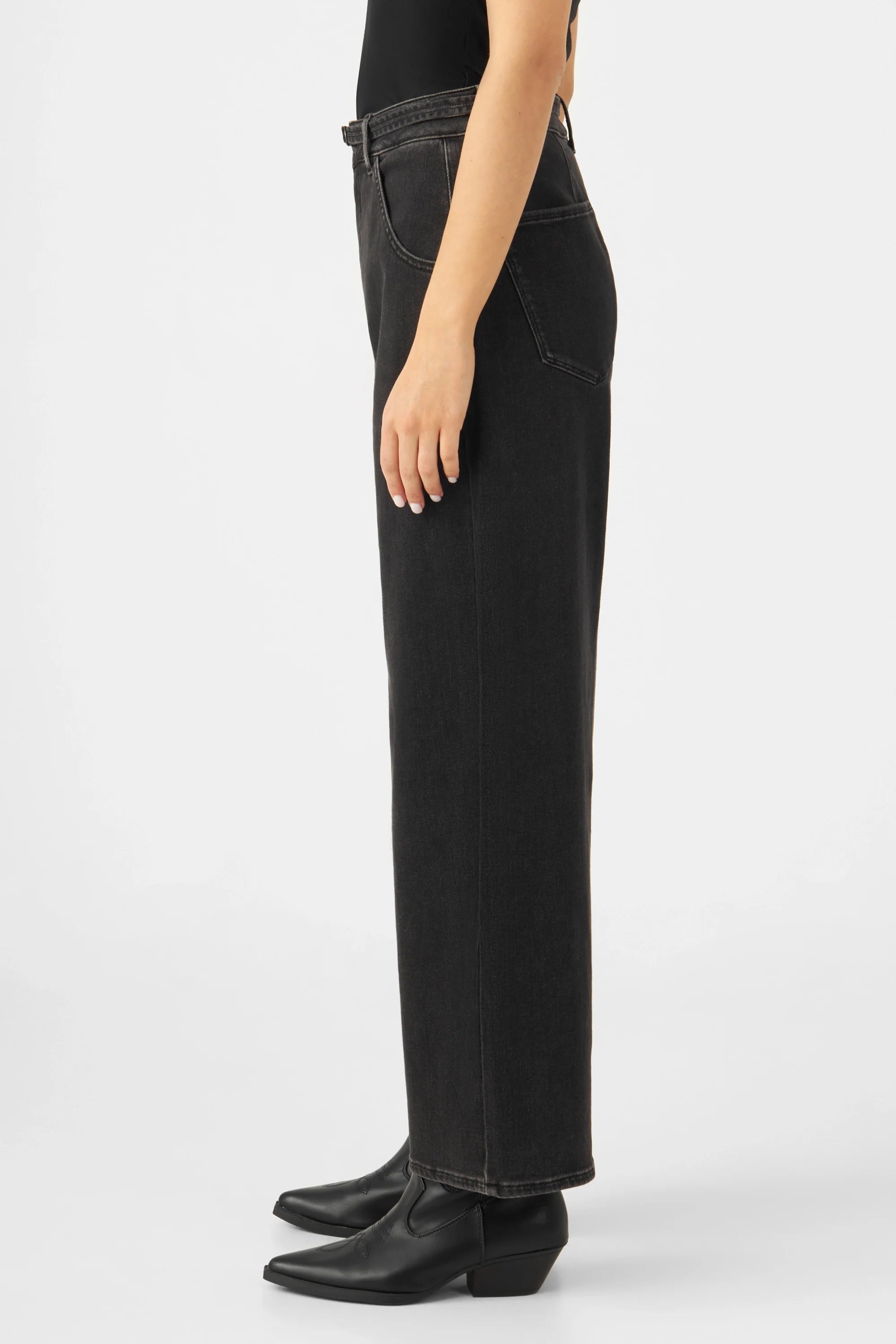 Black BLINK jeans made from organic cotton by Dawn Denim