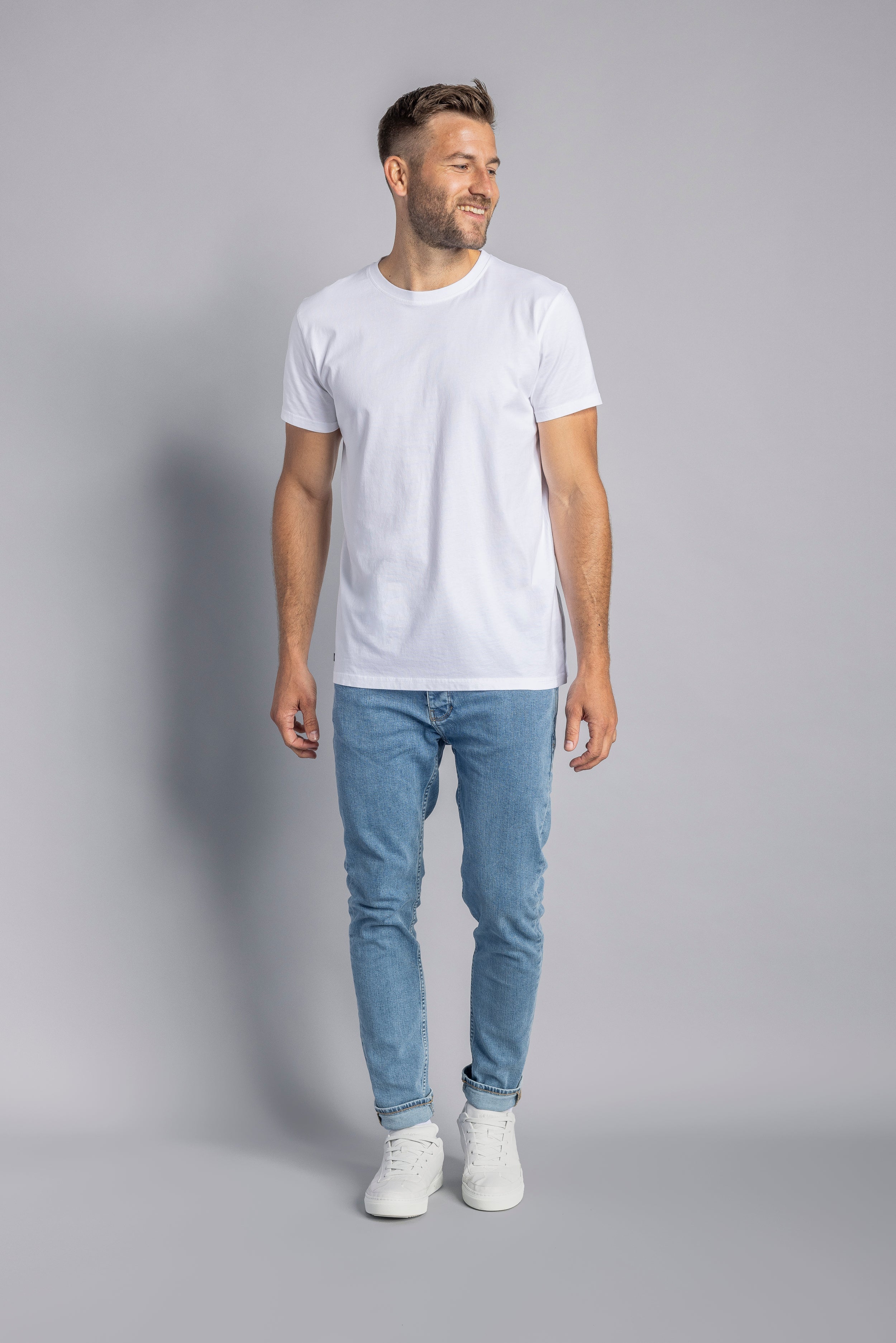 Premium Blank T-Shirt SLIM made of organic cotton by Dirts