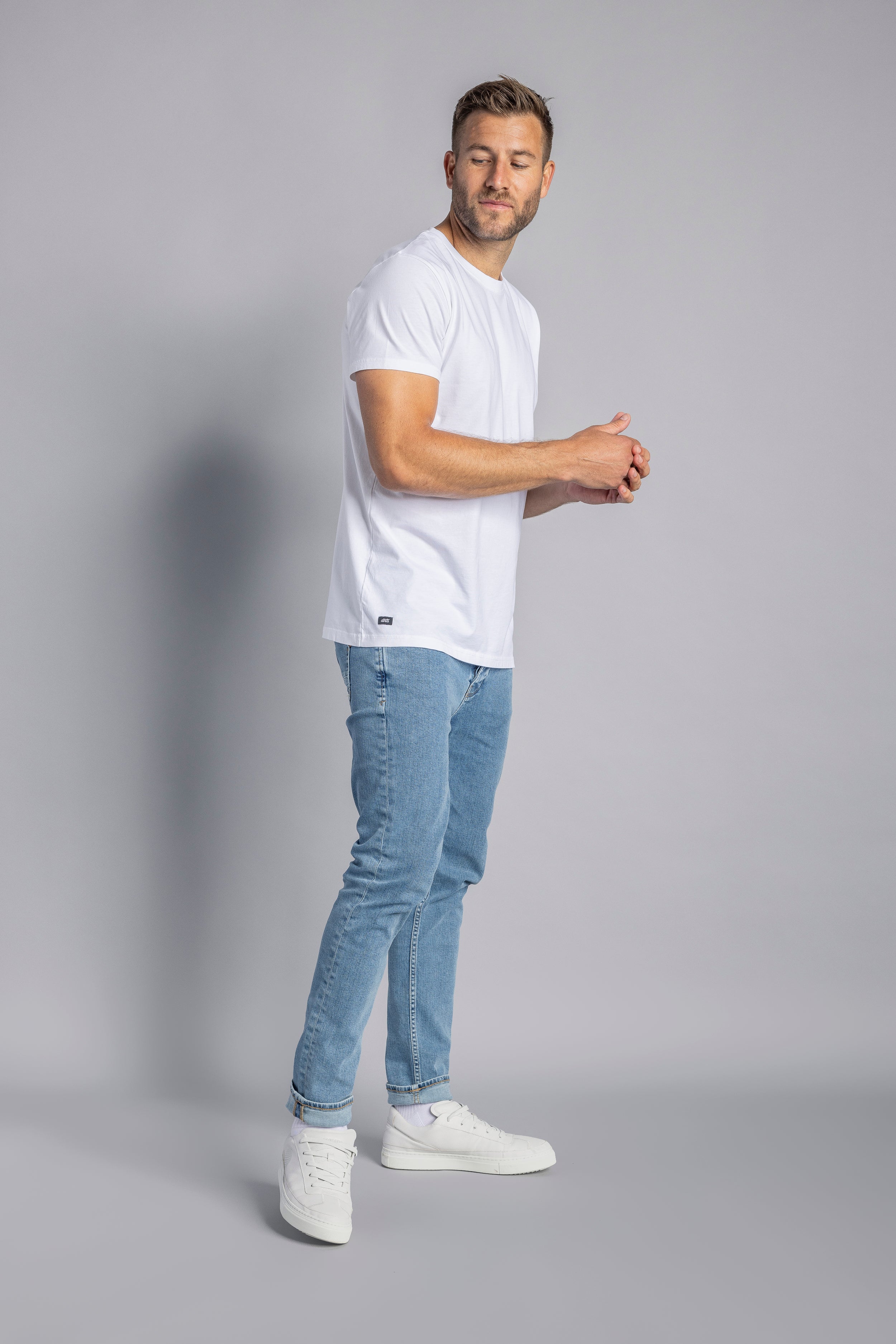 Premium Blank T-Shirt SLIM made of organic cotton by Dirts