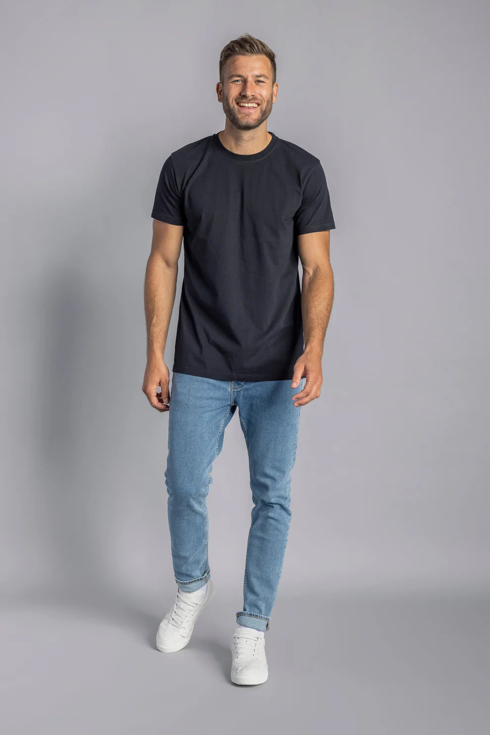 3er-Pack Premium Blank T-Shirt SLIM in schwarz aus Bio Baumwolle von DIRTS