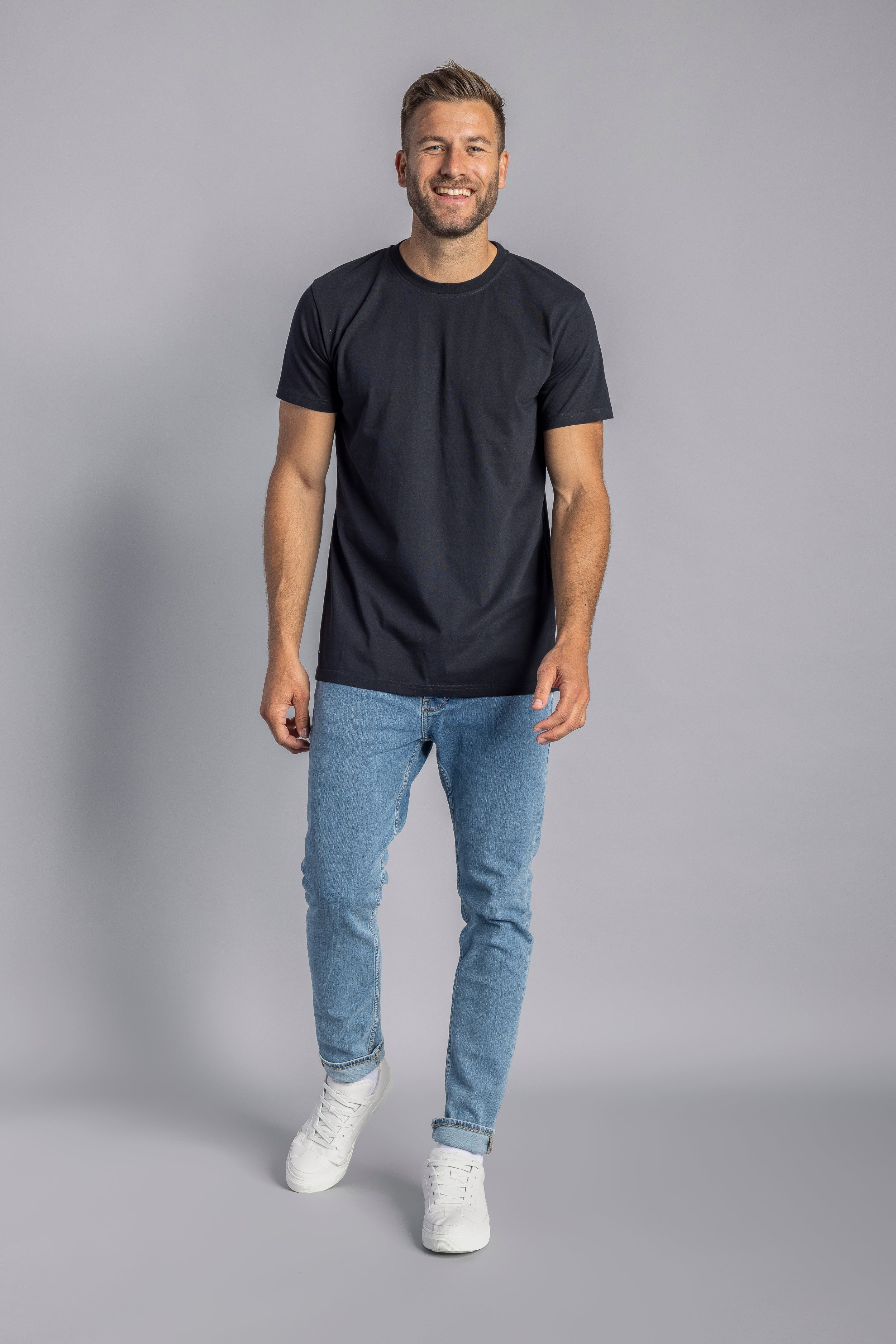 Premium Blank T-Shirt SLIM aus Bio Baumwolle von Dirts