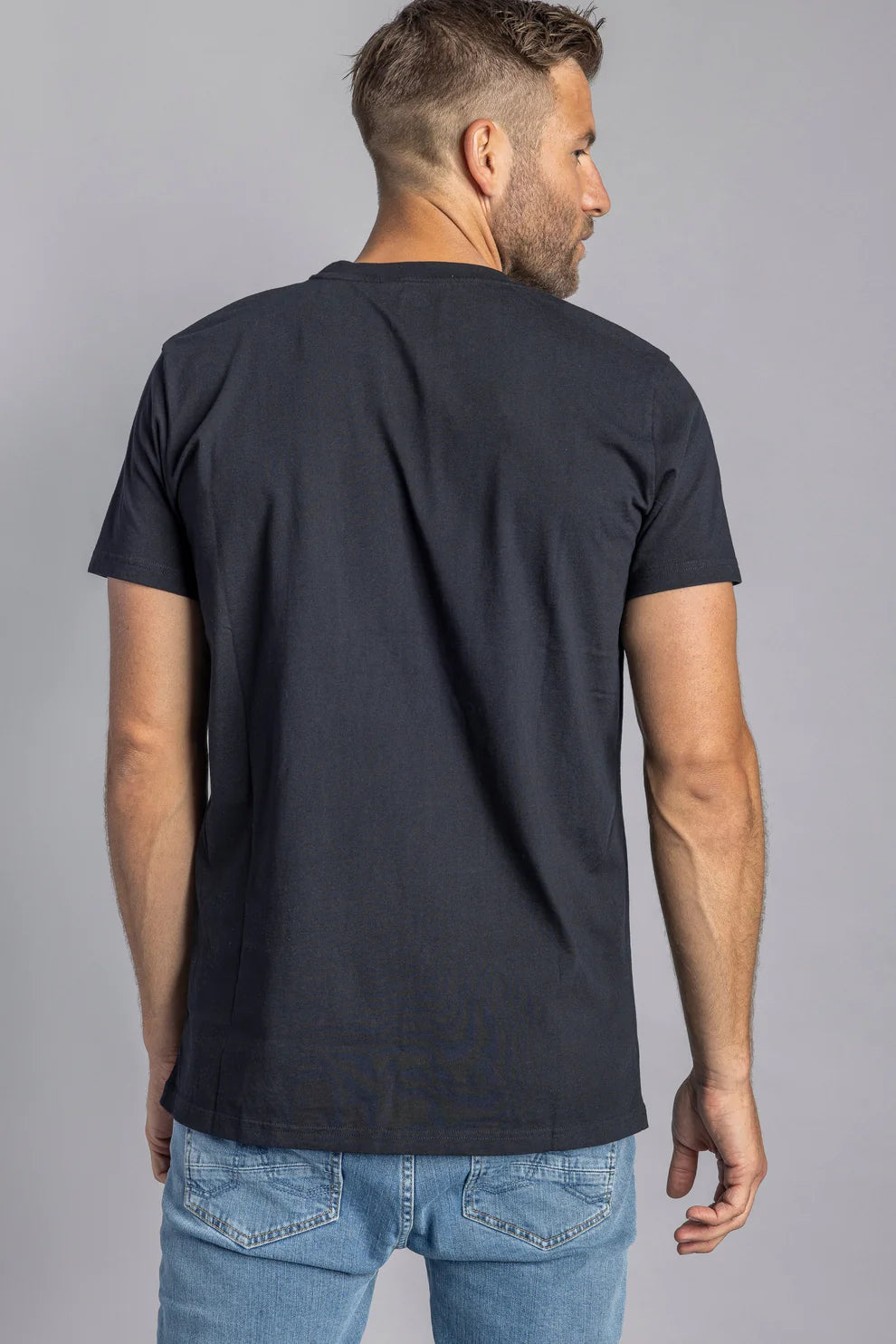 3er-Pack Premium Blank T-Shirt SLIM in schwarz aus Bio Baumwolle von DIRTS