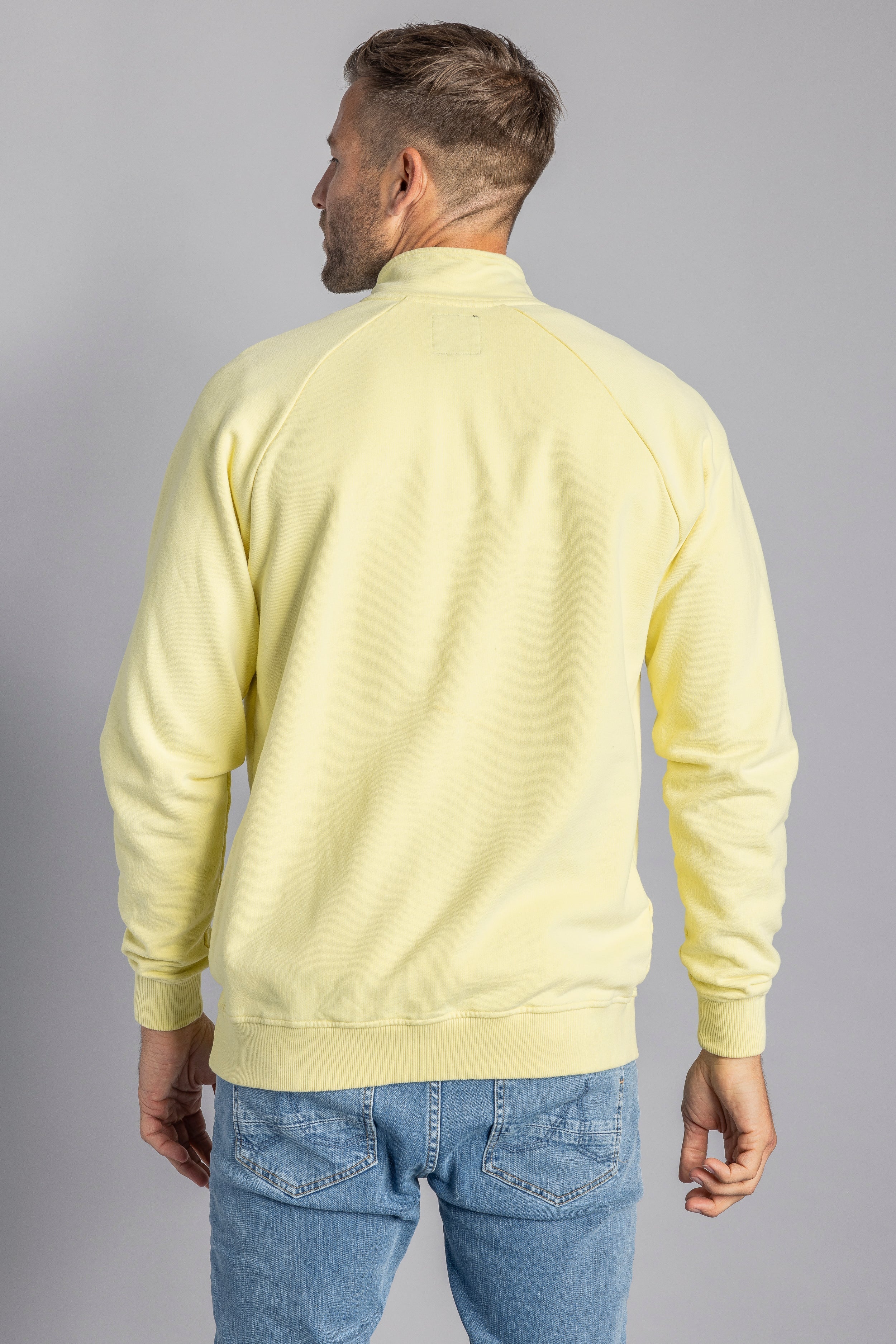 Gelber Sweater Quarter Zip Raglan aus 100% Bio-Baumwolle von DIRTS