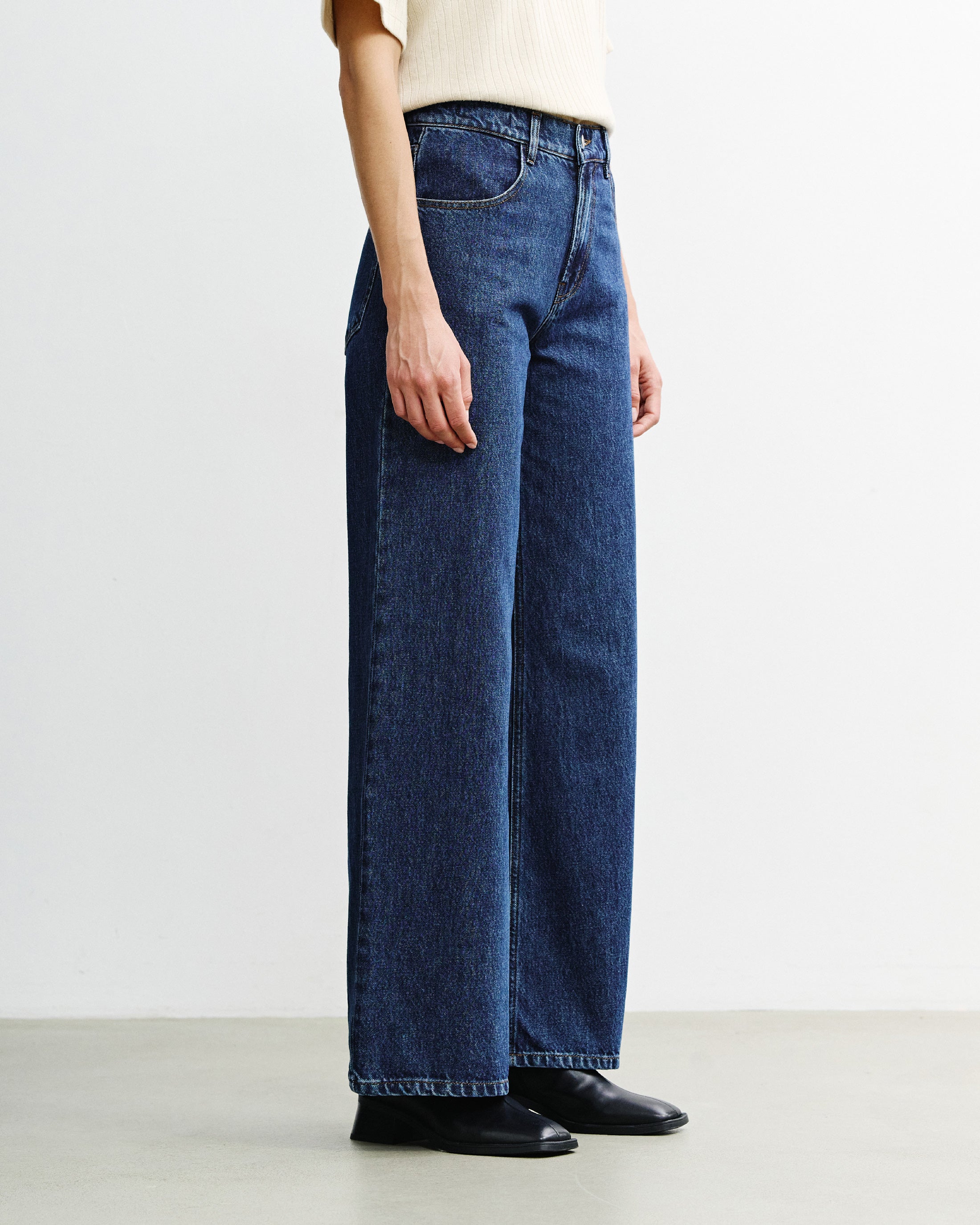 Dunkelblaue Jeans Flared Leg aus 100% Bio-Baumwolle von Rotholz