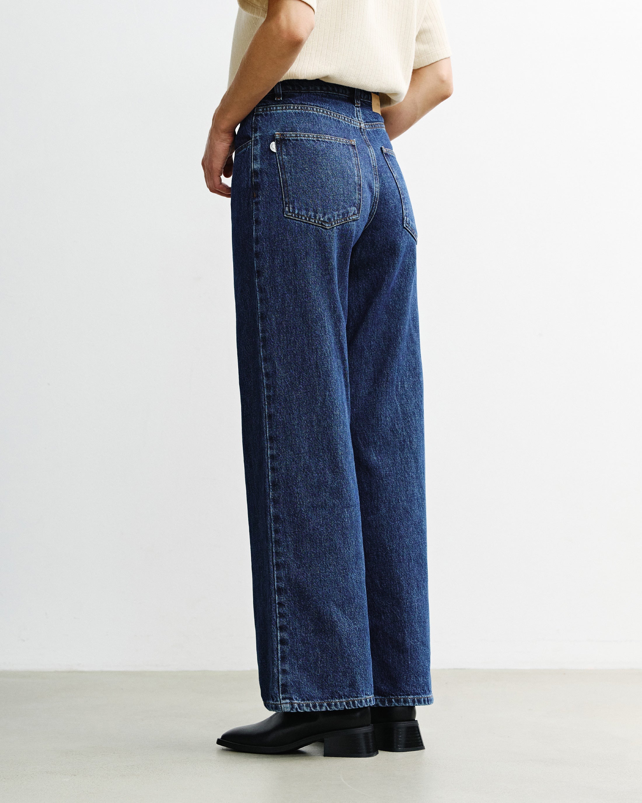 Dunkelblaue Jeans Flared Leg aus 100% Bio-Baumwolle von Rotholz