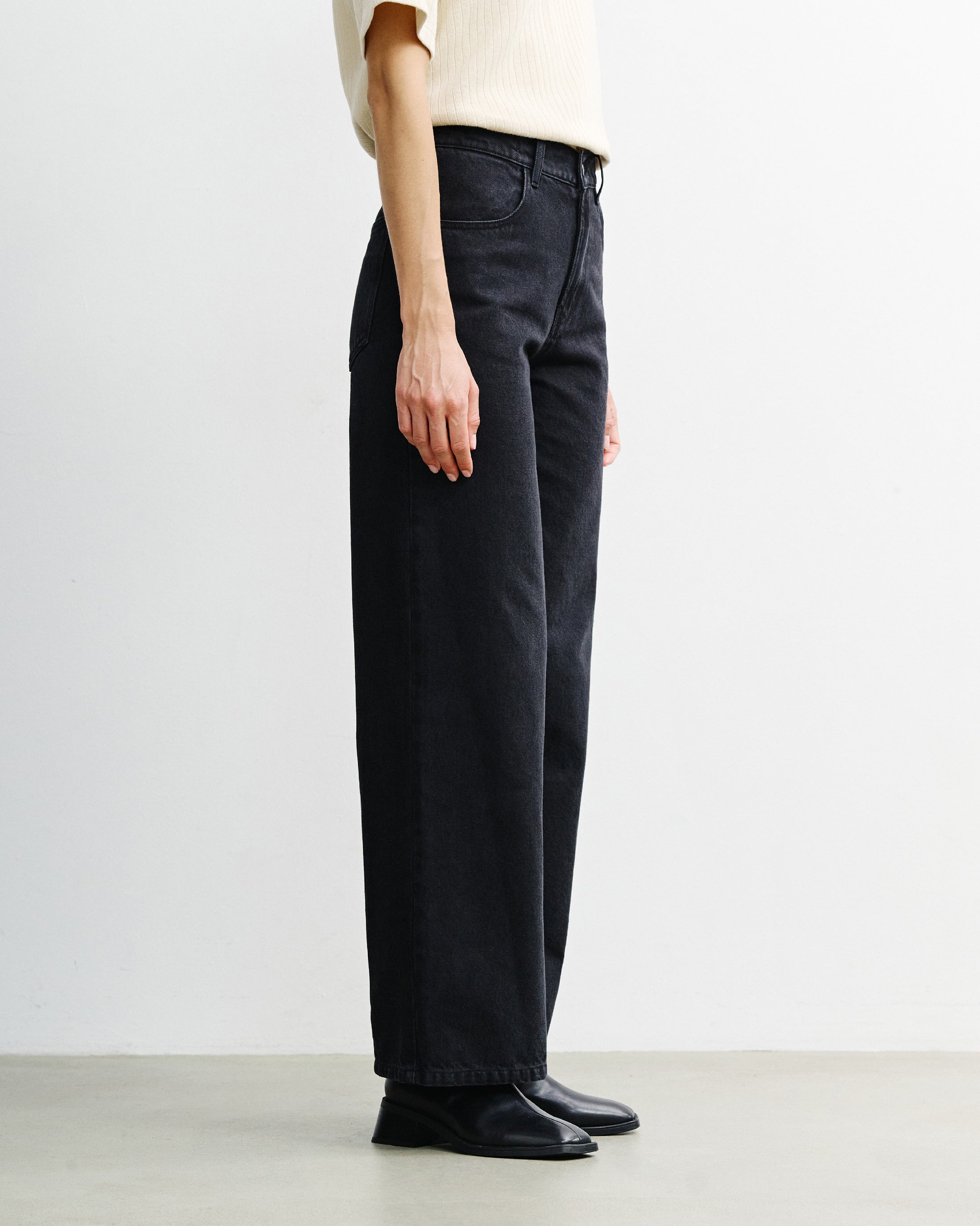 Schwarze Jeans Flared Leg aus 100% Bio-Baumwolle von Rotholz