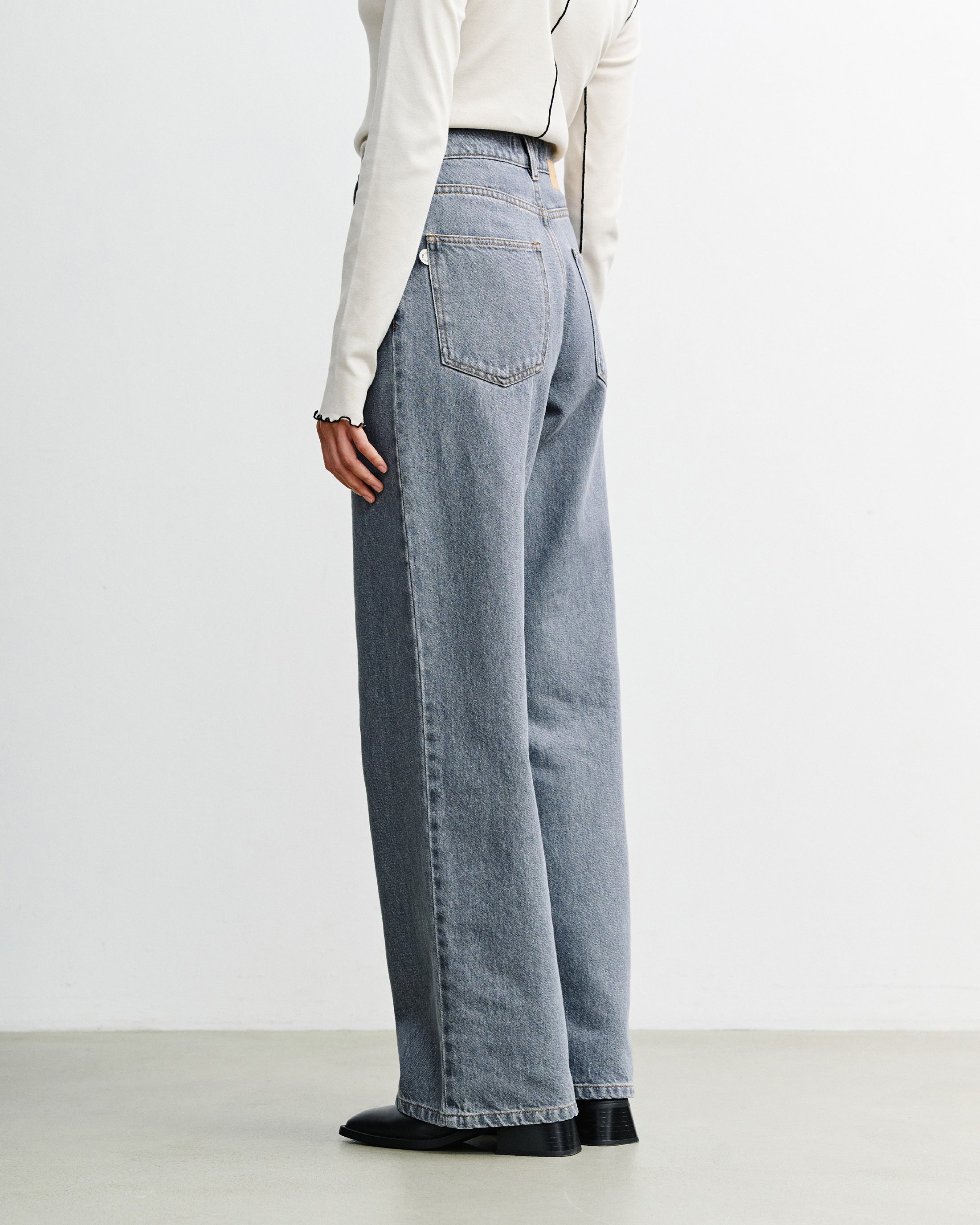 Graue Jeans Flared Leg aus 100% Bio-Baumwolle von Rotholz