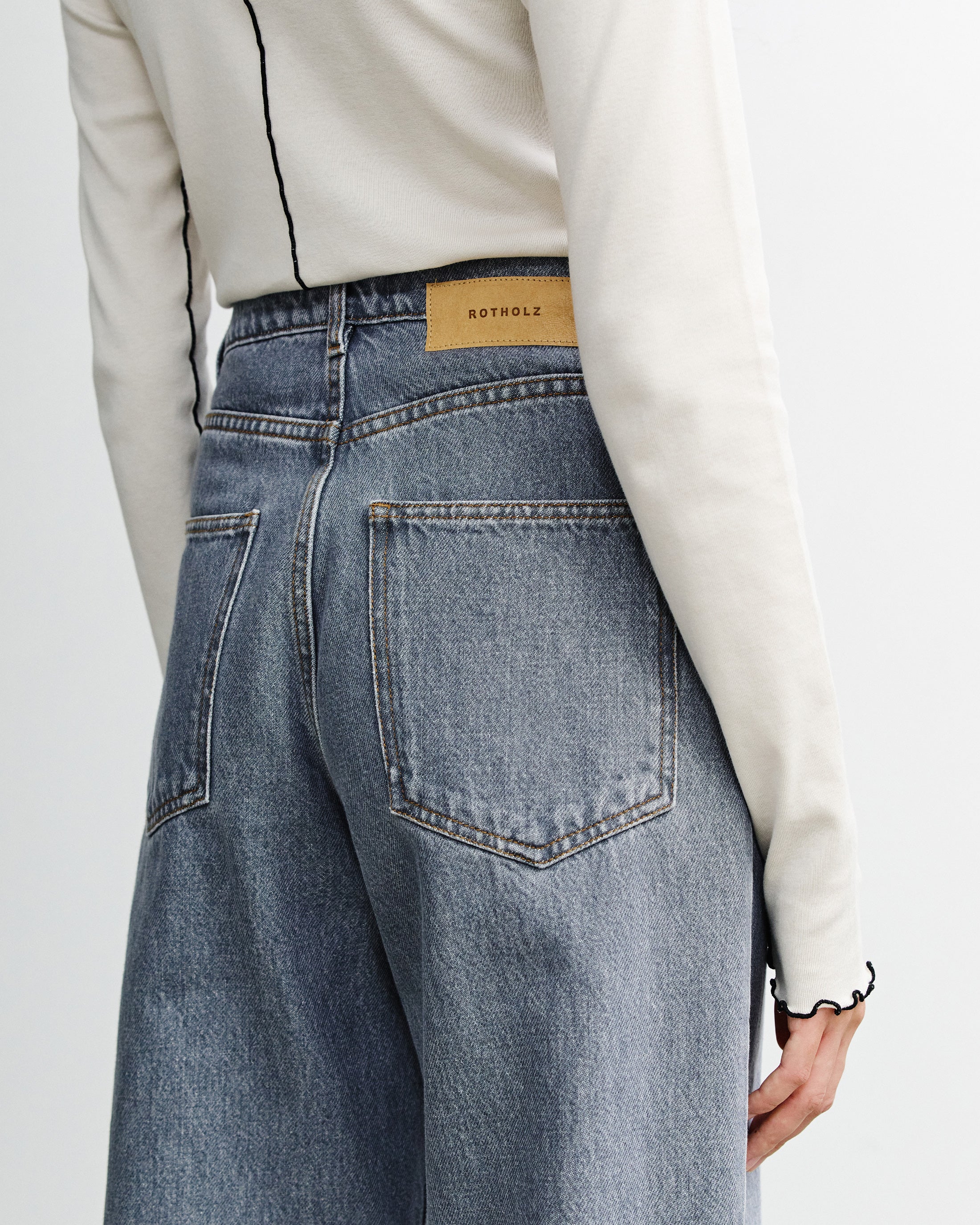 Graue Jeans Flared Leg aus 100% Bio-Baumwolle von Rotholz