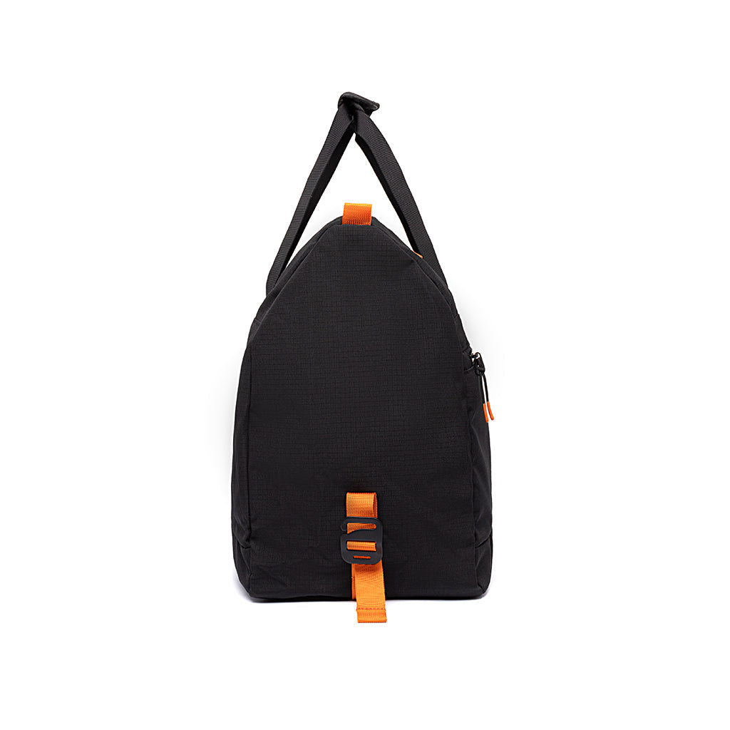 Schwarze Reisetasche Vandra aus recyceltem PET von Lefrik