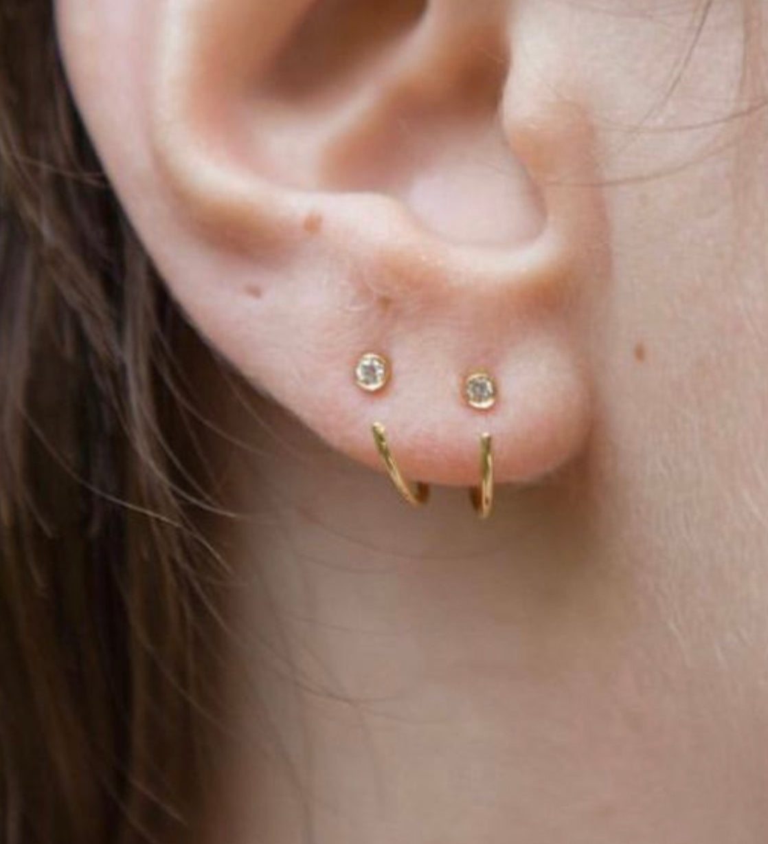 Zirconia ESSENTIALS earrings in gold by V Design Lab
