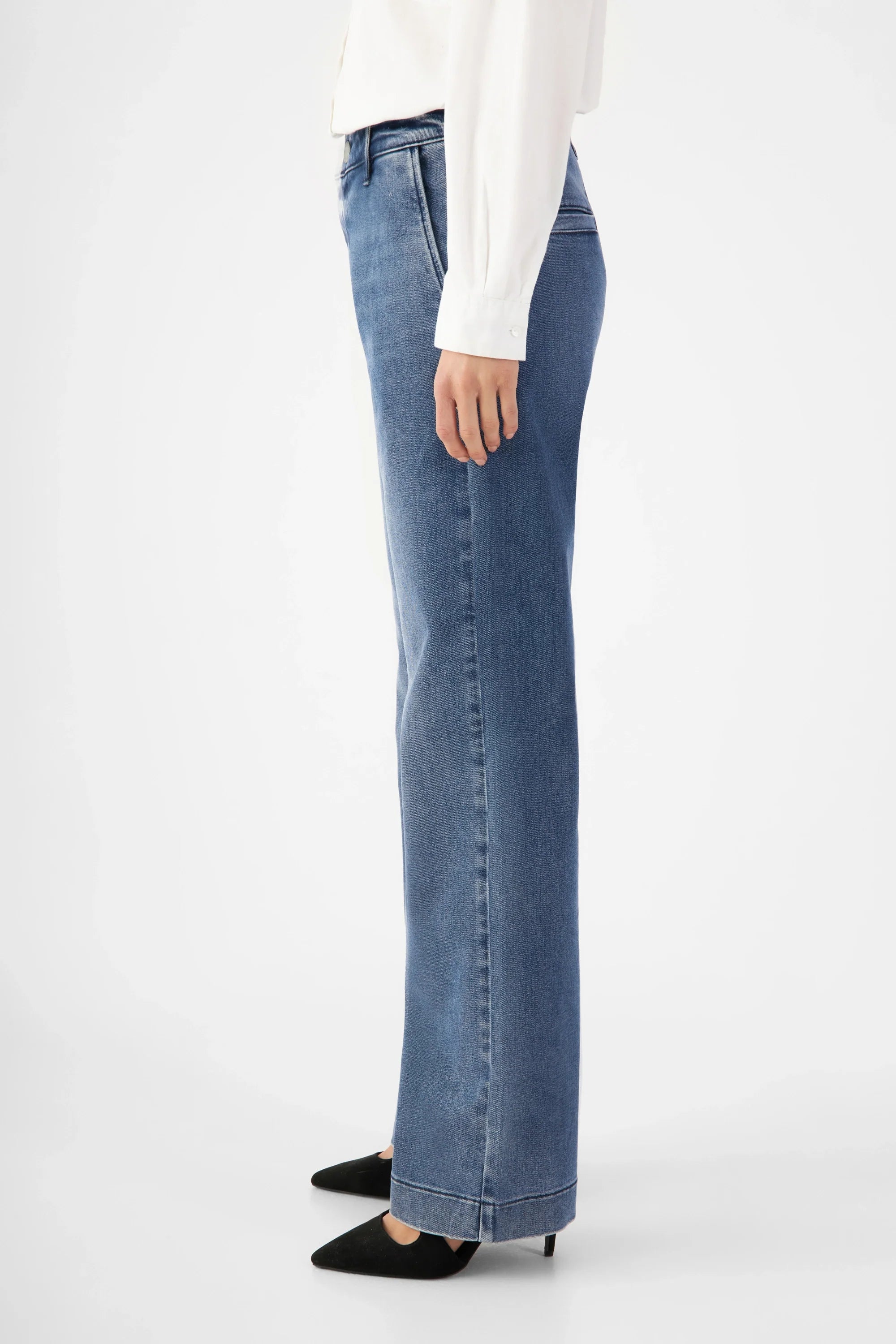 Hellblaue Chino-Jeans Glow Flared aus Lyocell Tencel von Dawn Denim