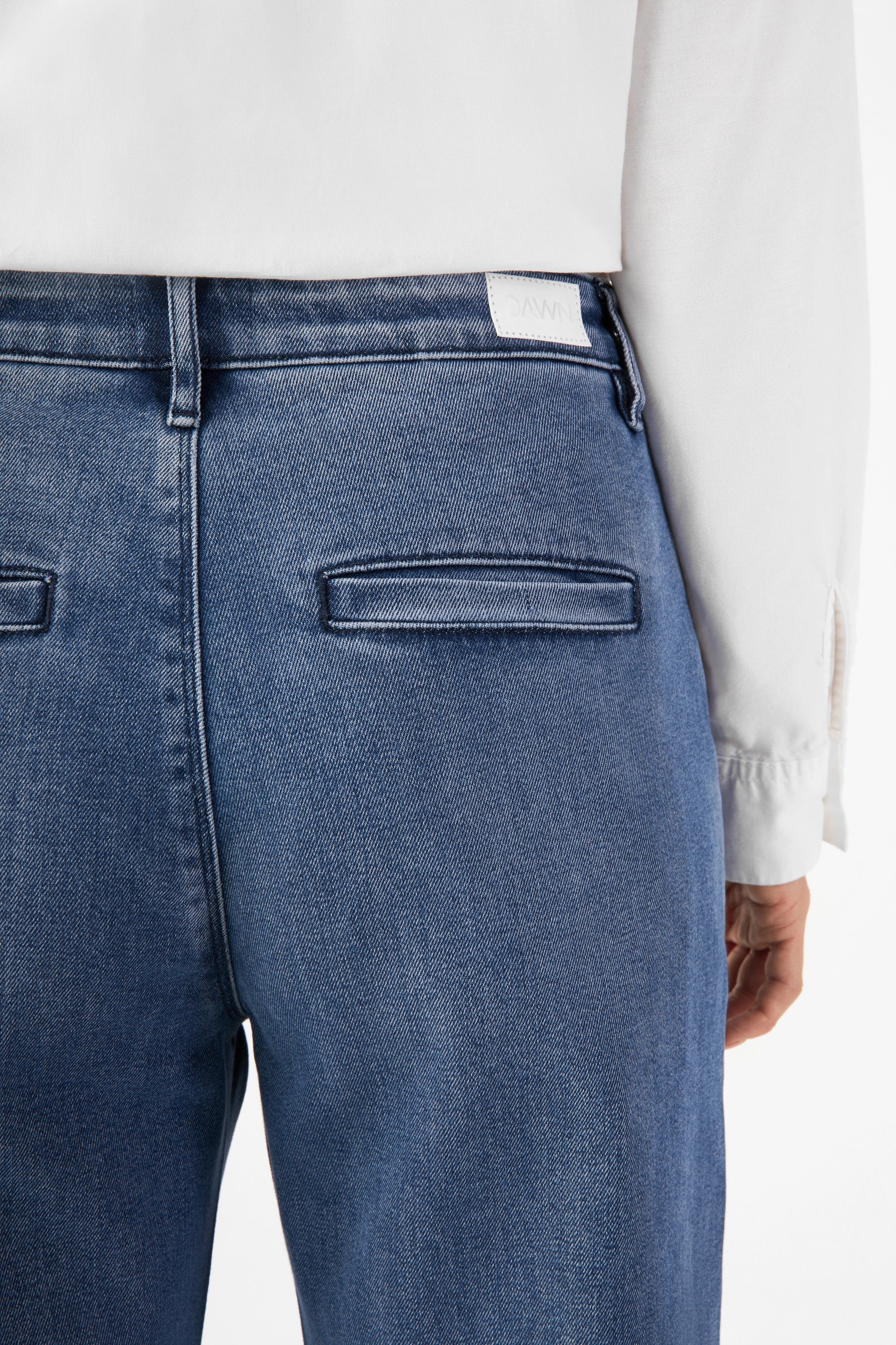 Hellblaue Chino-Jeans Glow Flared aus Lyocell Tencel von Dawn Denim