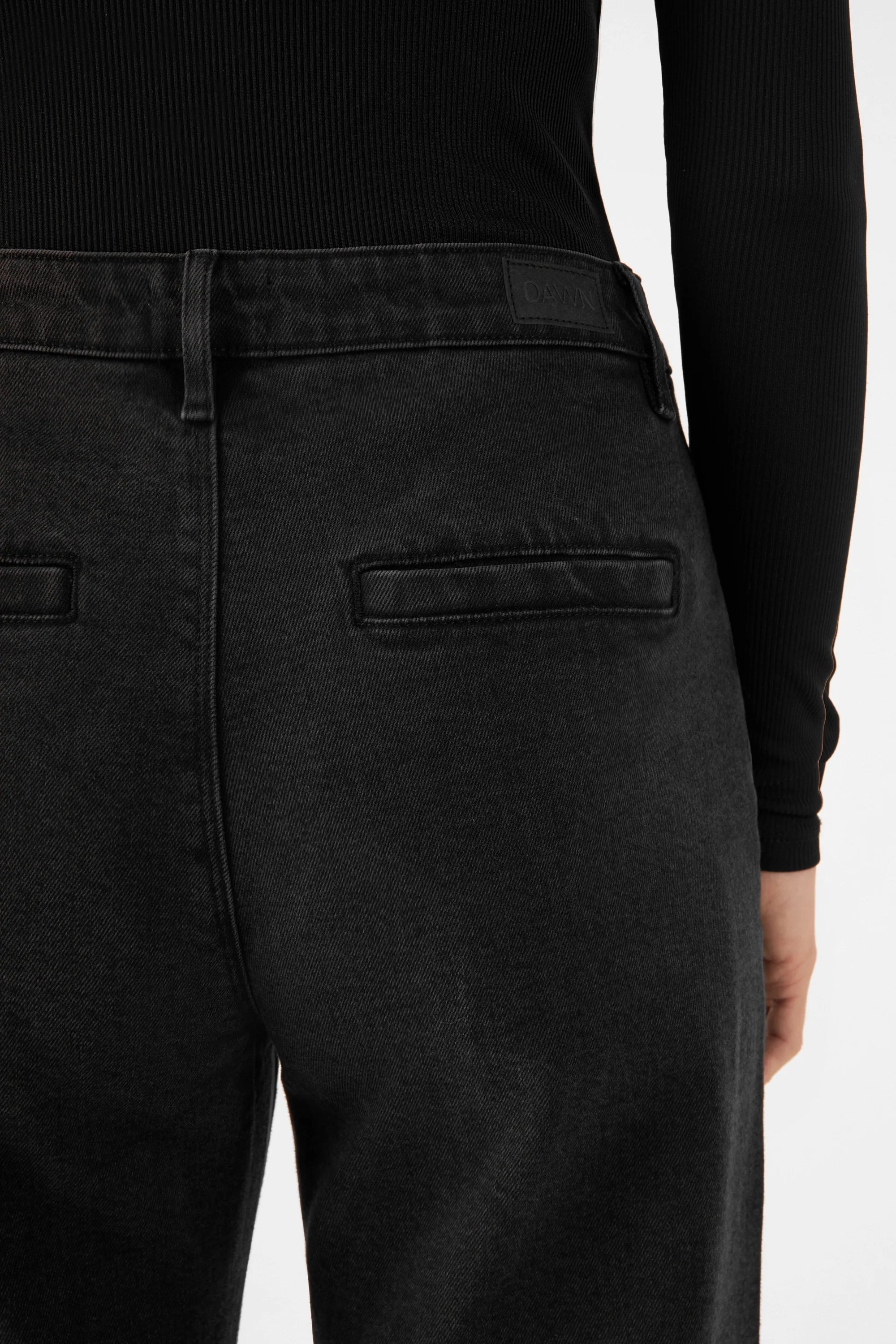 Schwarze Chino-Jeans Glow Flared aus Lyocell Tencel von Dawn Denim