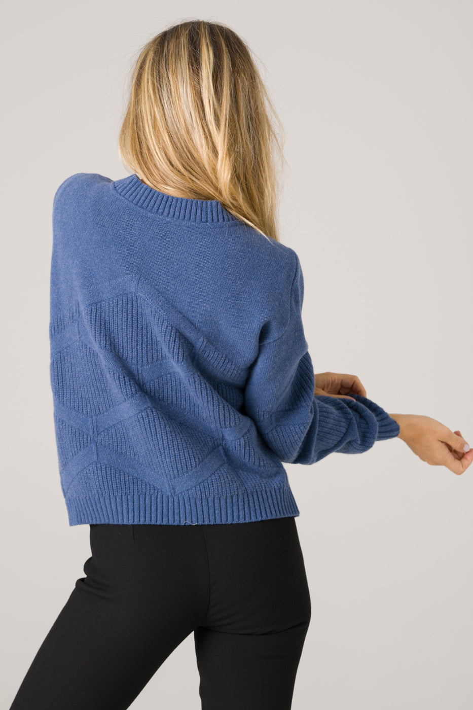 Jeansblaue Strickjacke Tanaisie aus 100% Merinowolle von Avani