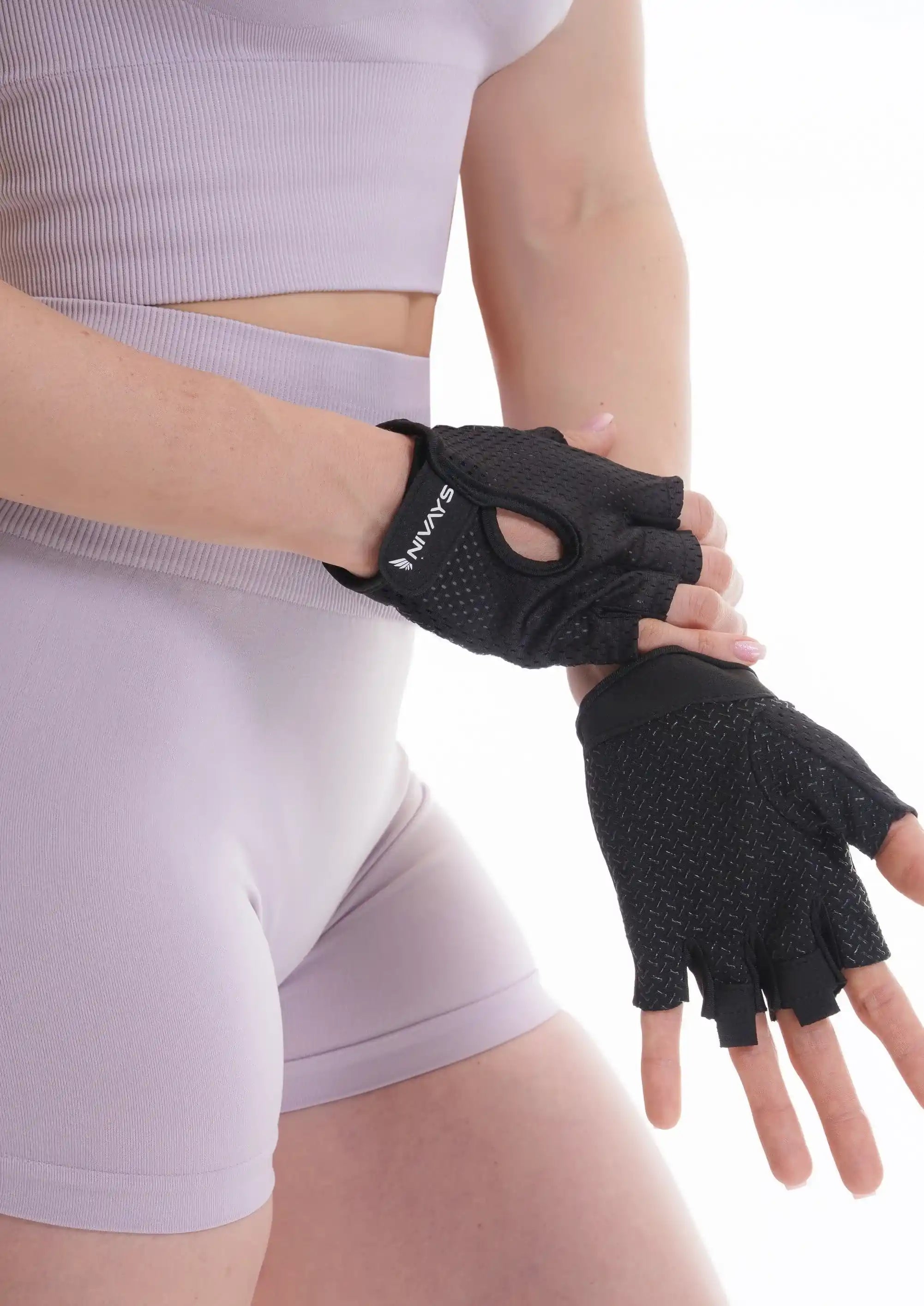Nivays Black Workout Gloves Crew in Recycled Polyester