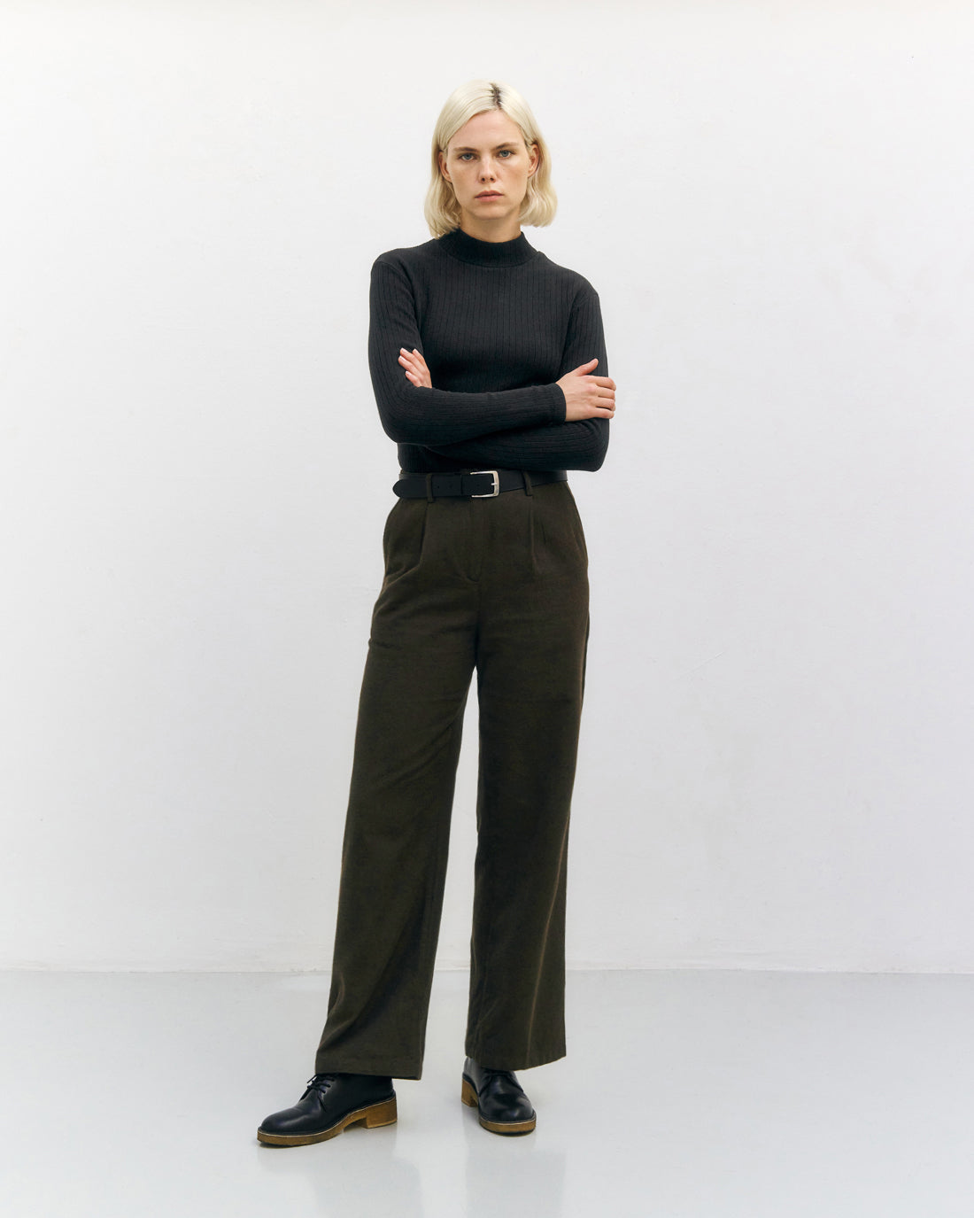 Schwarzes Langarmshirt Mockneck aus Bio-Baumwolle von Rotholz