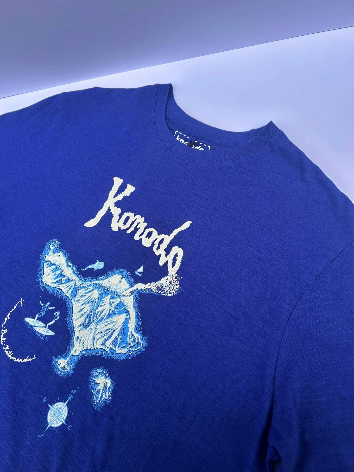 Blaues Shirt BALI ISLAND aus 100% Bio-Baumwolle von Komodo