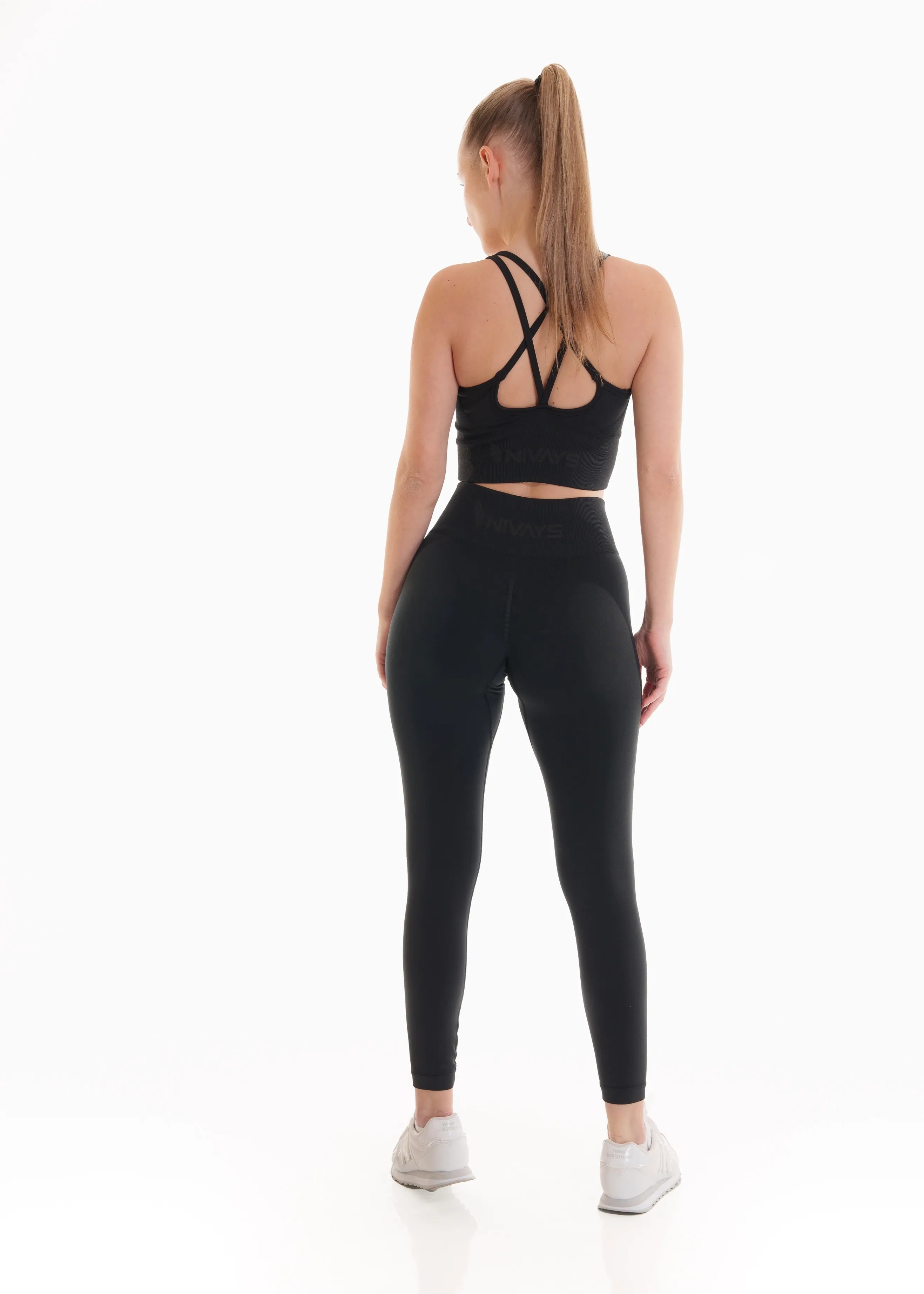 Black Leggings Zeyla Seamless Booty Made from Recycled Polyester by Nivays