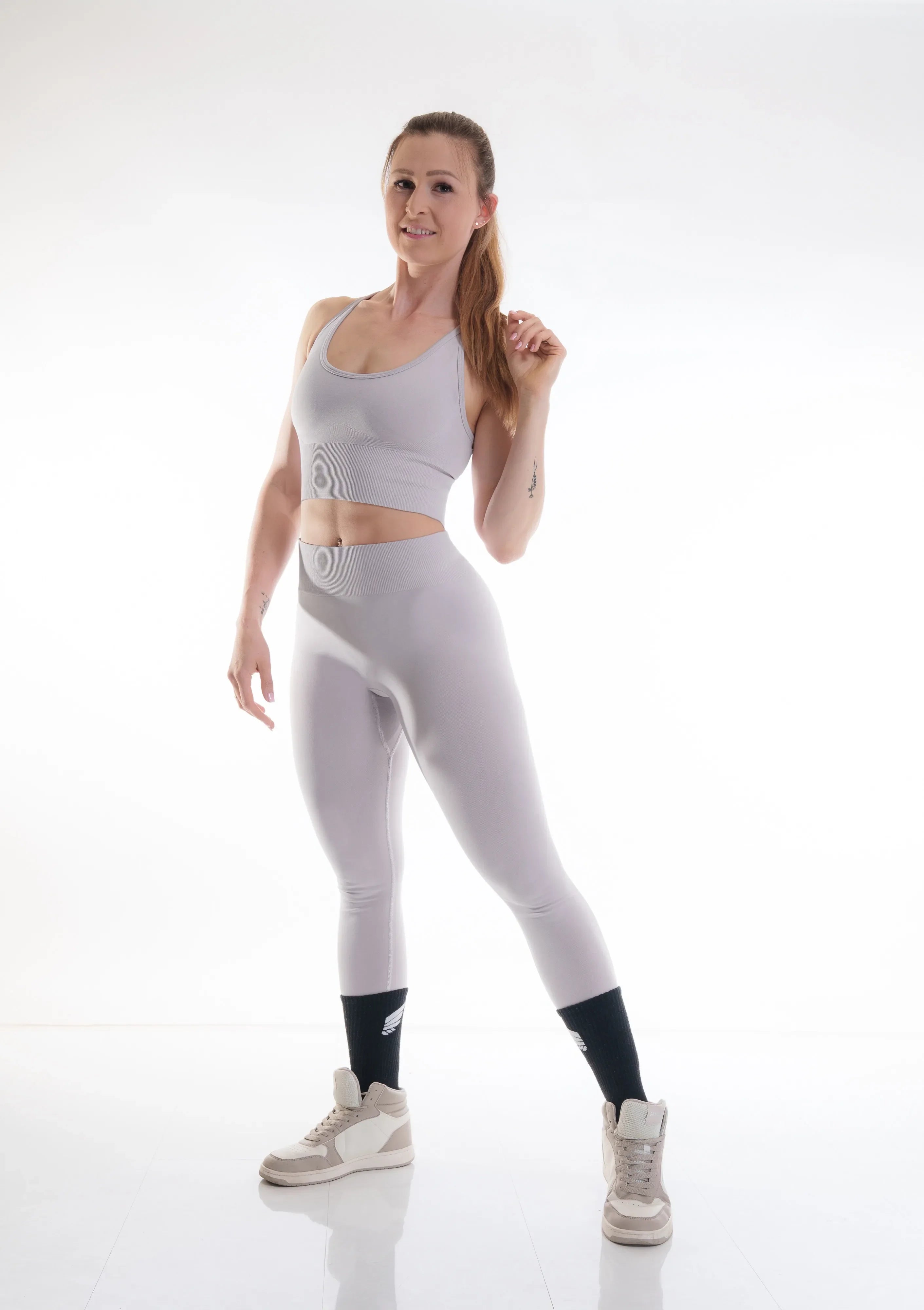 Top Zeyla Seamless made of recycled polyester by Nivays