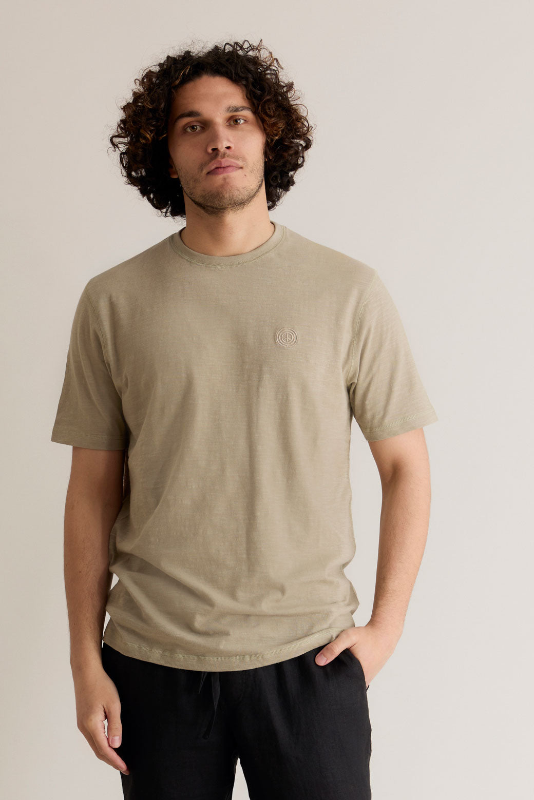 Graues Shirt Kin aus 100% Bio-Baumwolle von Komodo
