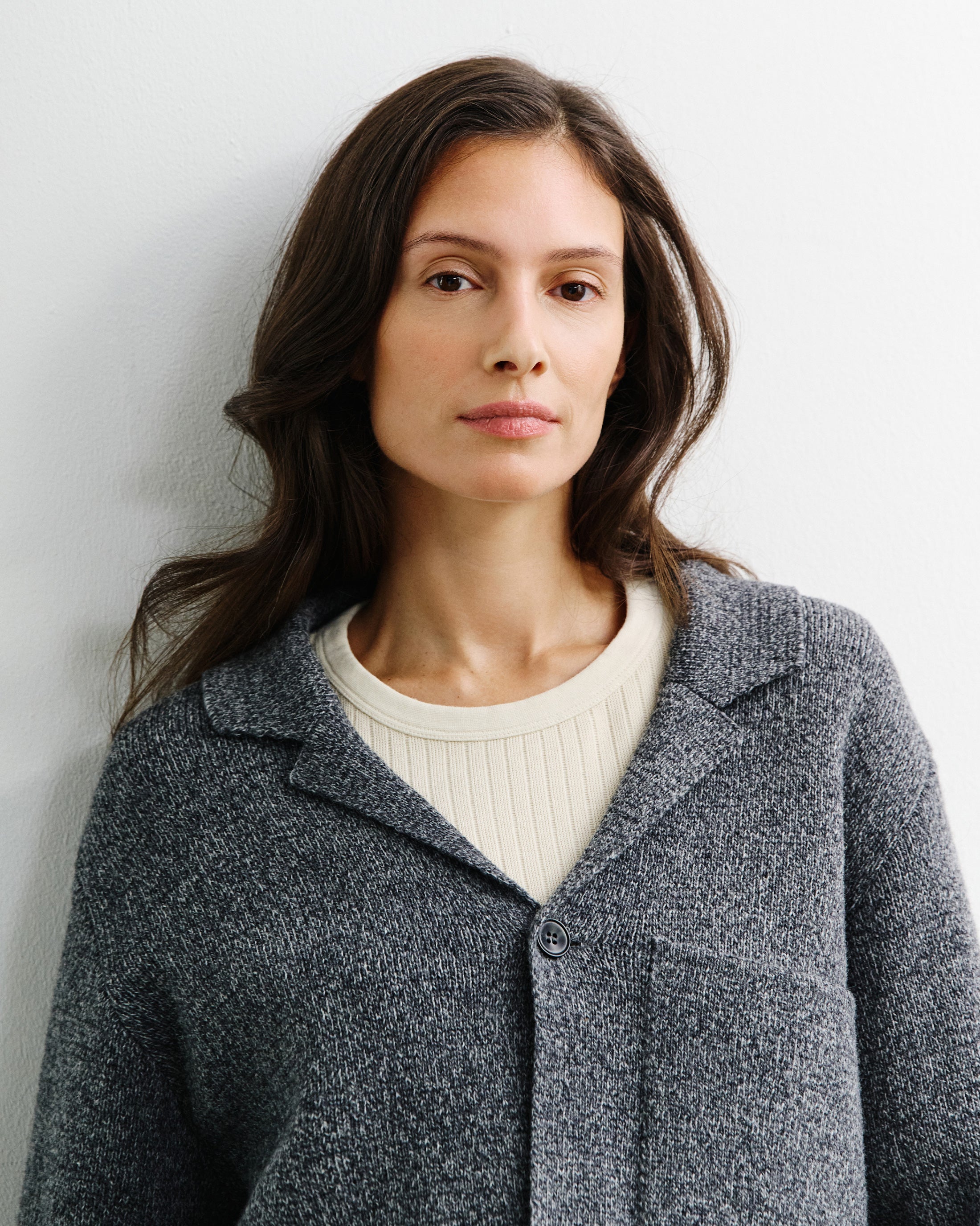 Grau Melange Strickjacke aus recycelter Wolle von Rotholz