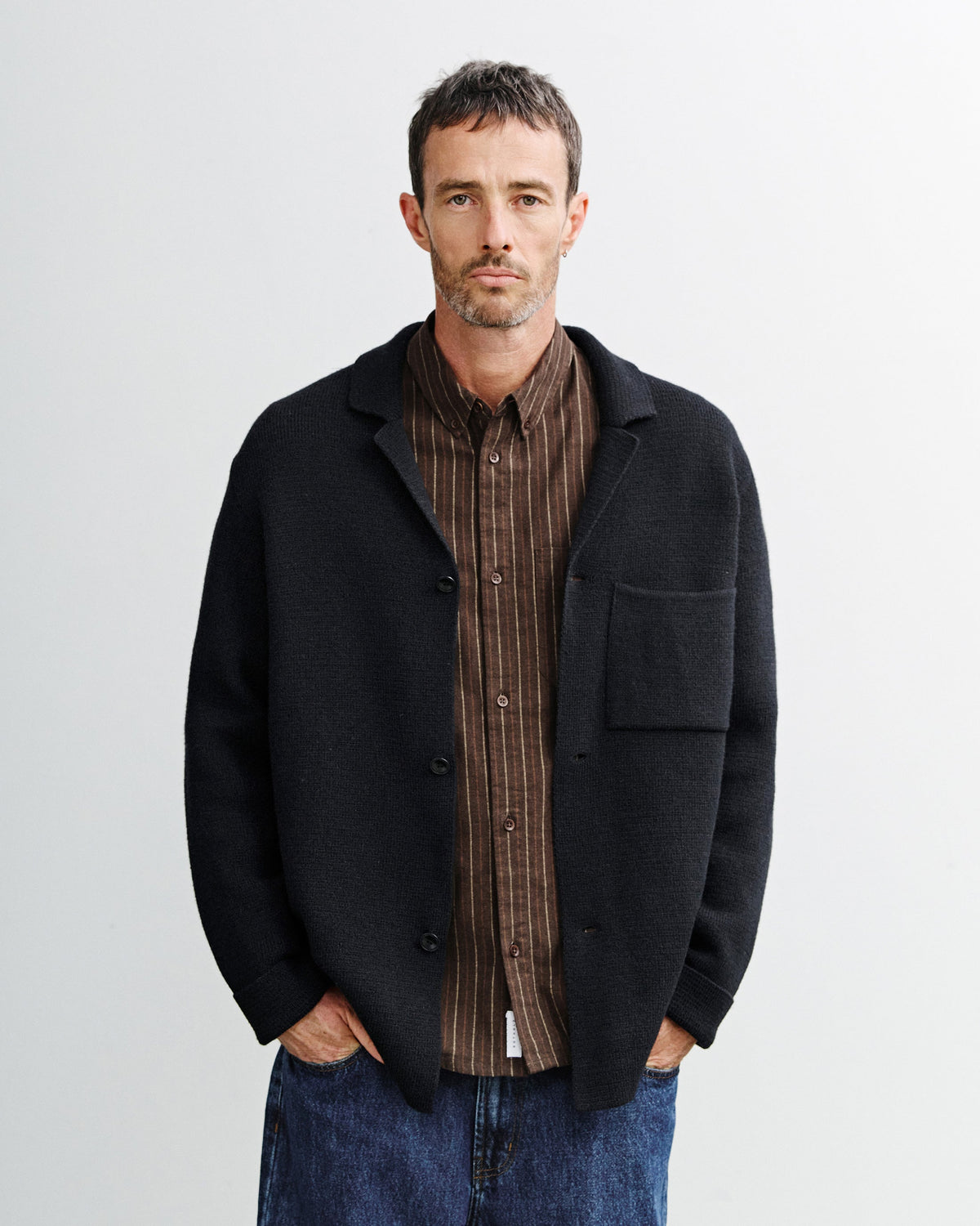 Strickjacke Recycelte Wolle - True Black von Rotholz