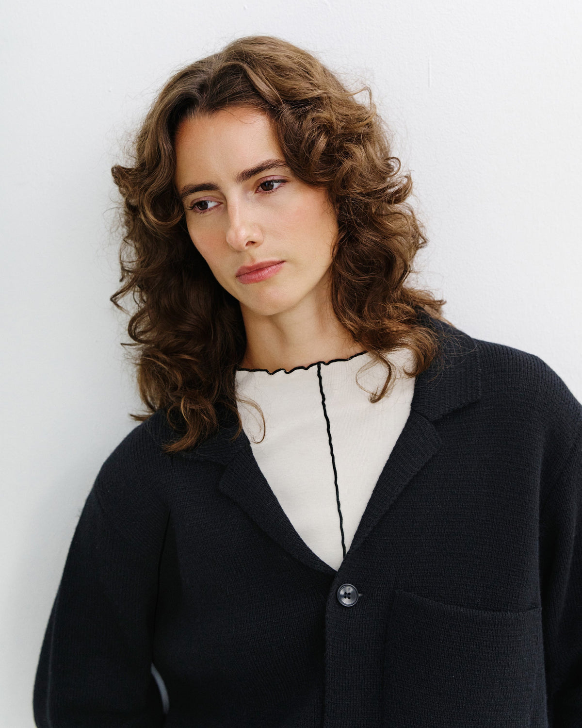 Strickjacke Recycelte Wolle - True Black von Rotholz