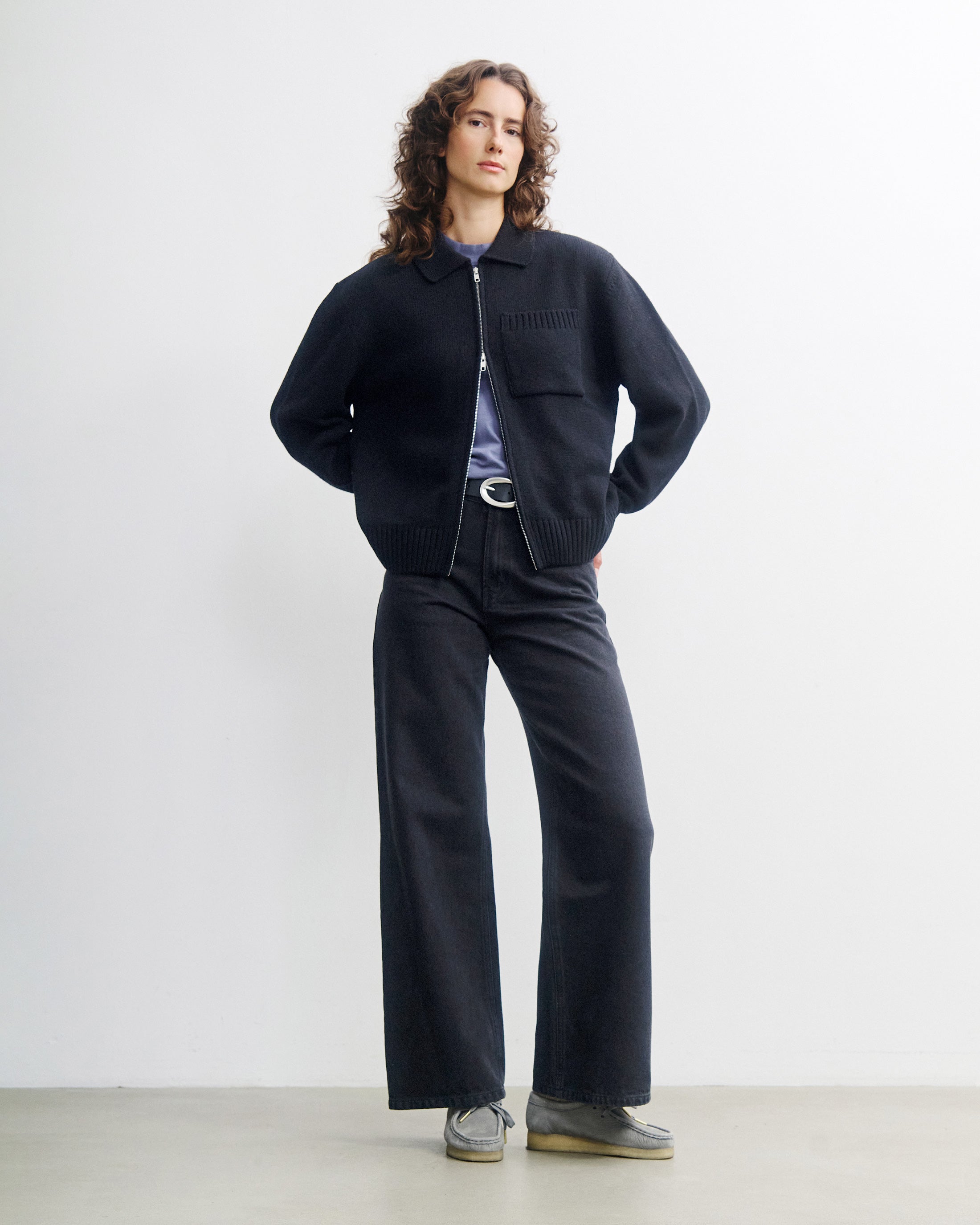 Schwarze Strickjacke Polo aus recycelter Wolle von Rotholz