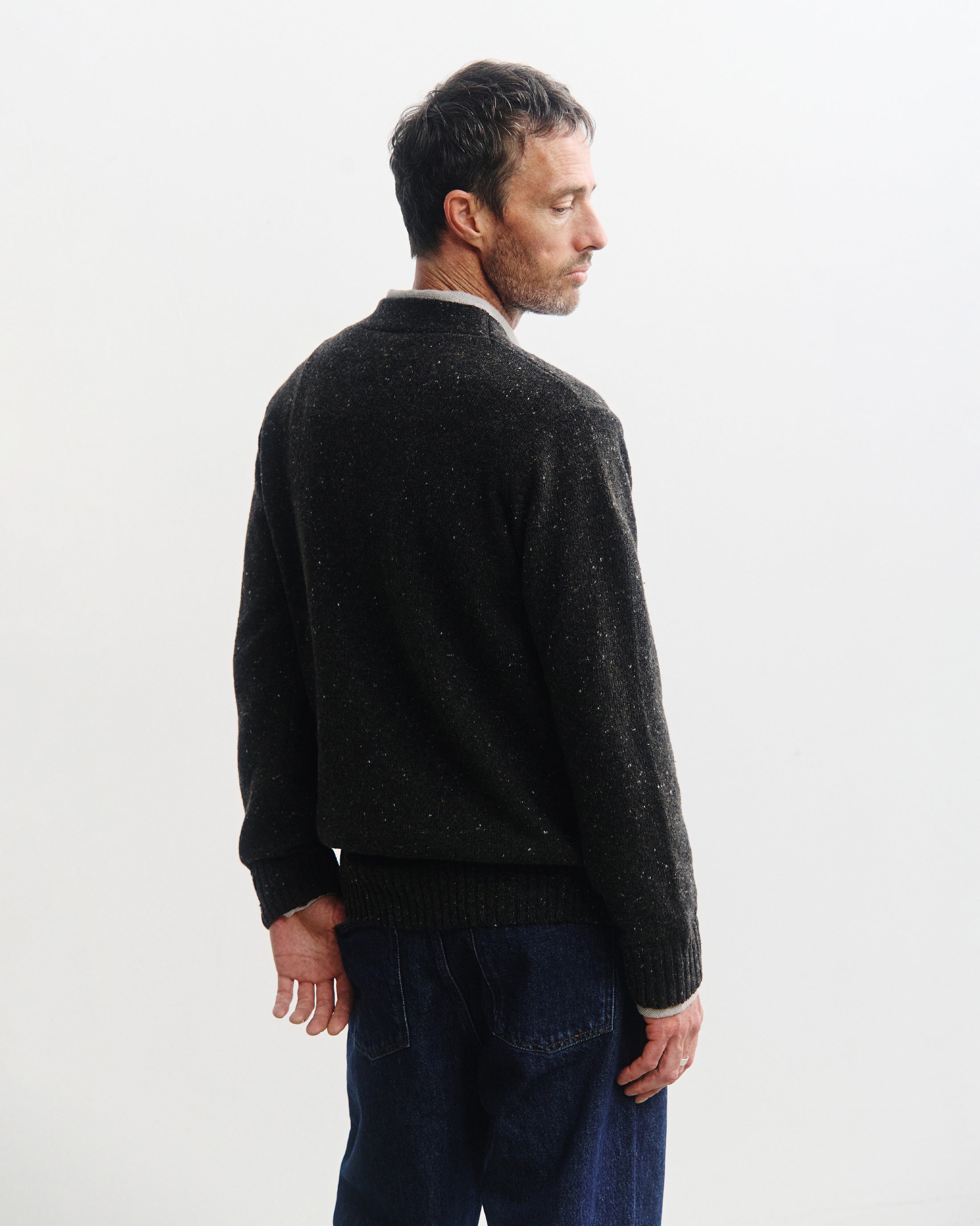 Schwarze Strickjacke aus Merinowolle von Rotholz