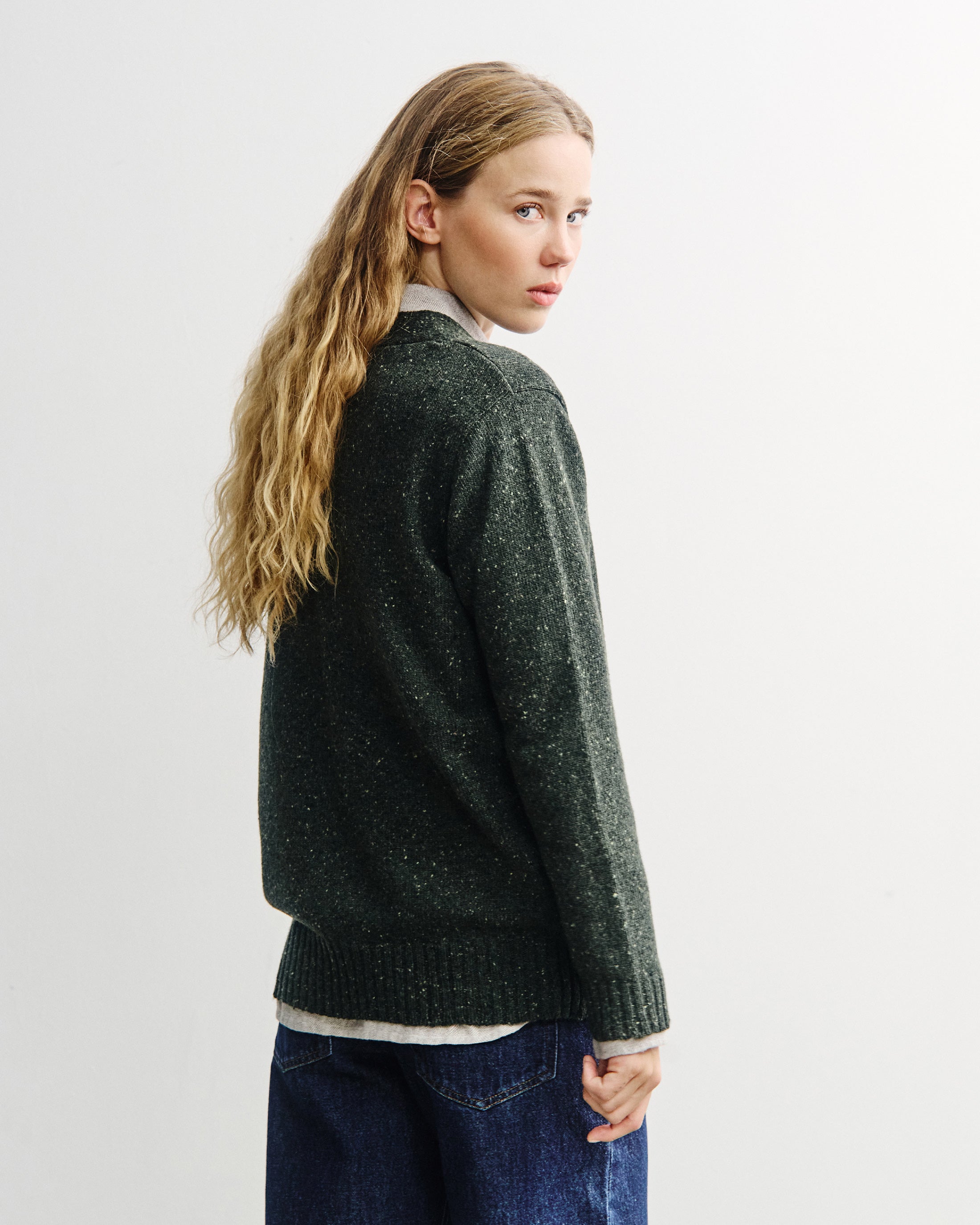 Grüne Strickjacke aus Merinowolle von Rotholz