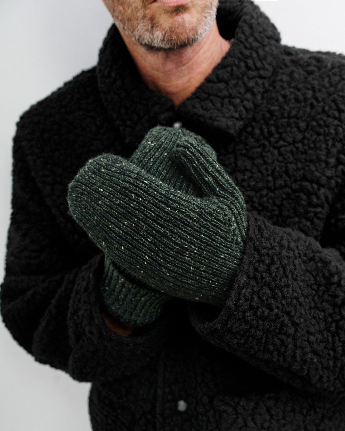 Grüne Handschuhe gestrickt aus Merinowolle von Rotholz
