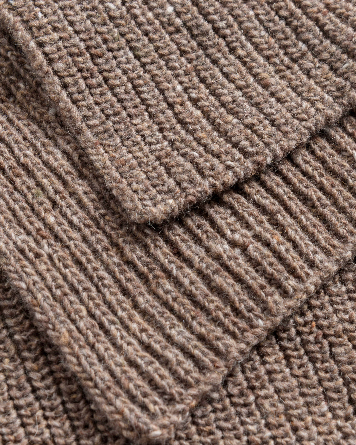 Brauner Schal gestrickt aus Merinowolle von Rotholz