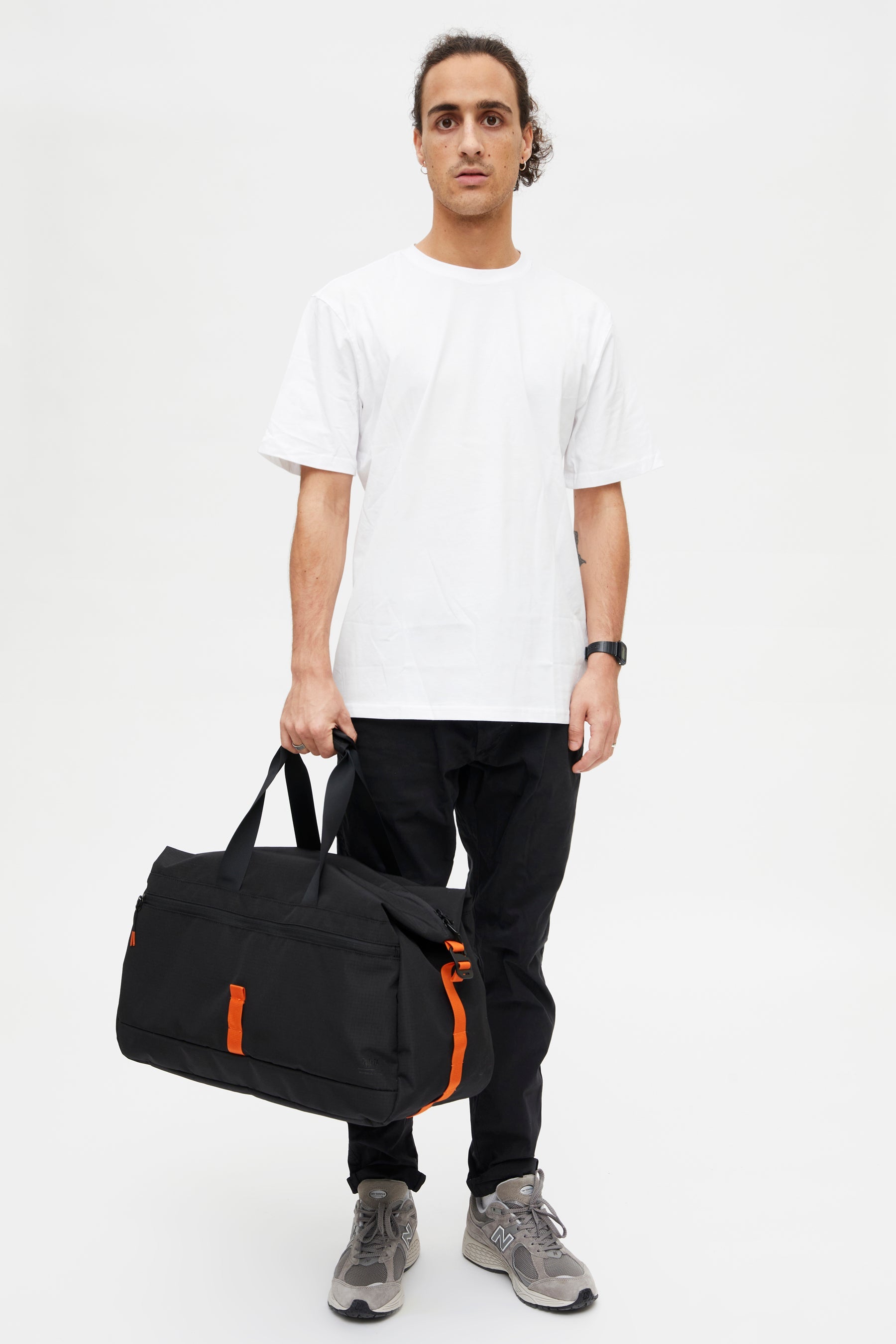 Schwarze Reisetasche Vandra aus recyceltem PET von Lefrik