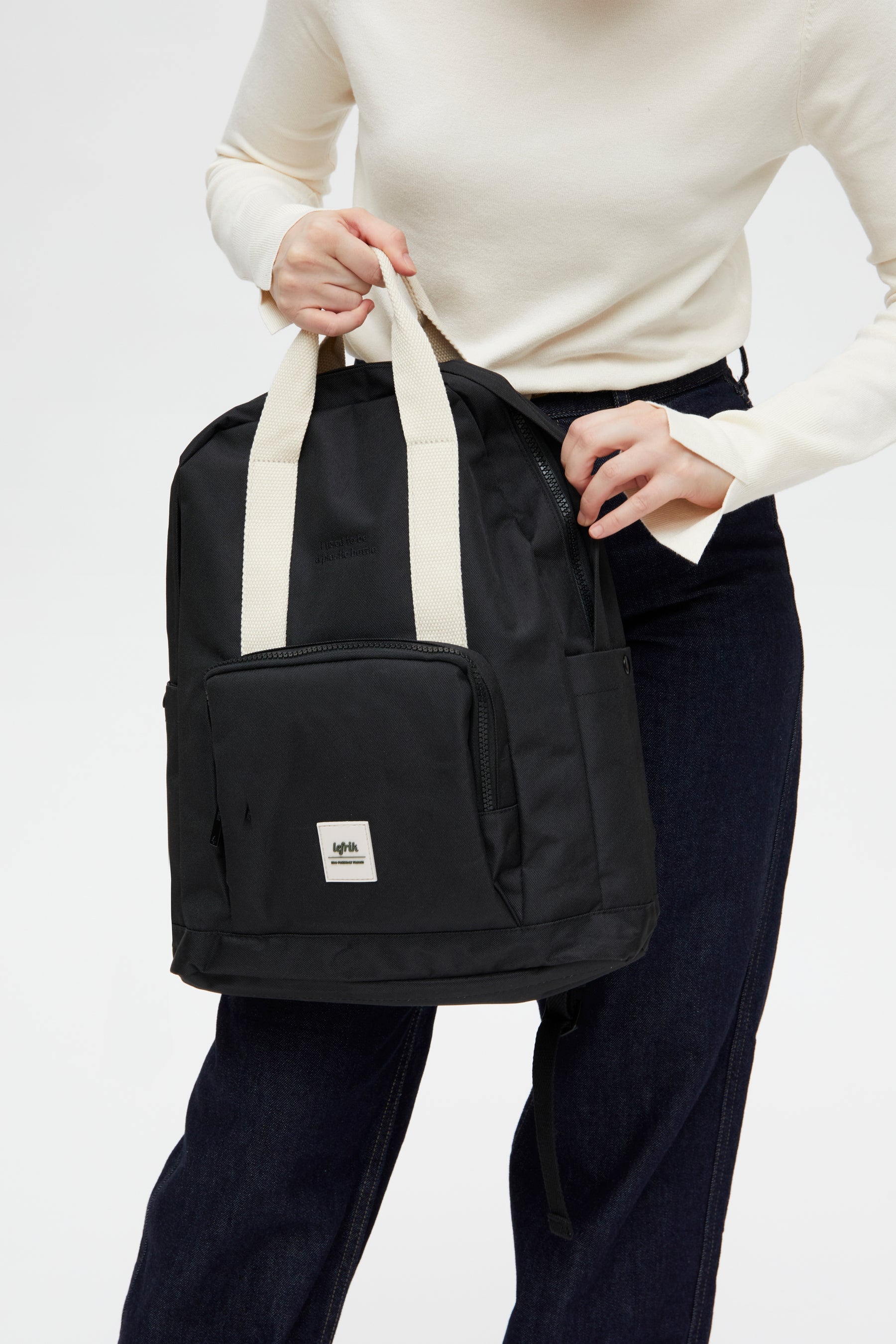 Schwarzer Rucksack Capsule (15l) aus recycelten PET-Plastikflaschen