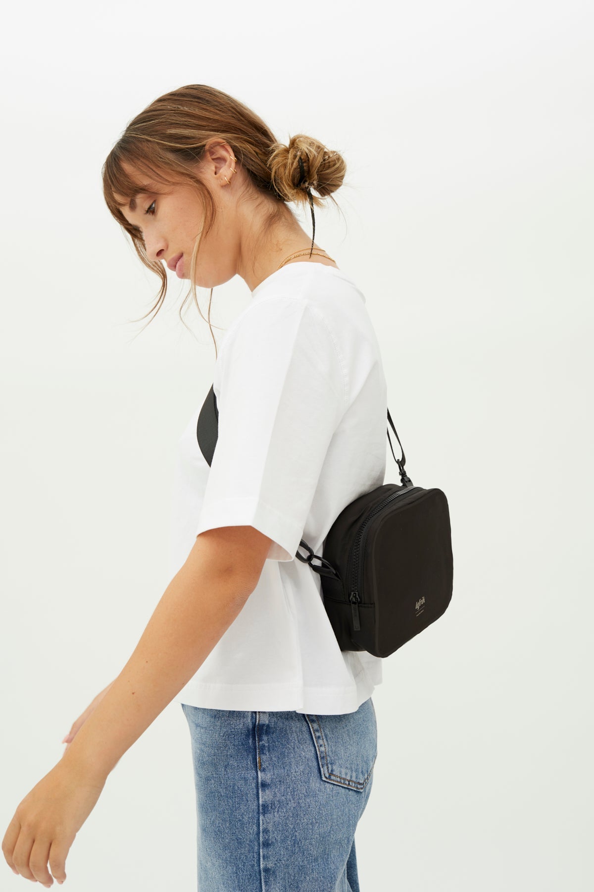 Sac bandoulière noir Tokay Tech (2,5l) fabriqué à partir de bouteilles en plastique PET recyclées de Lefrik