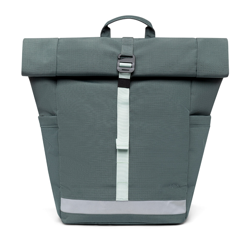 Blauer Rucksack Lars Roll Vandra aus recycelten PET-Flaschen von Lefrik