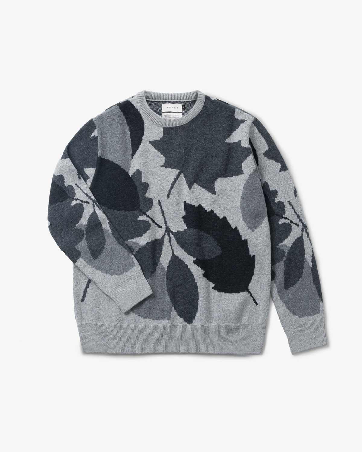 Grauer Strickpullover aus recycelter Wolle von Rotholz