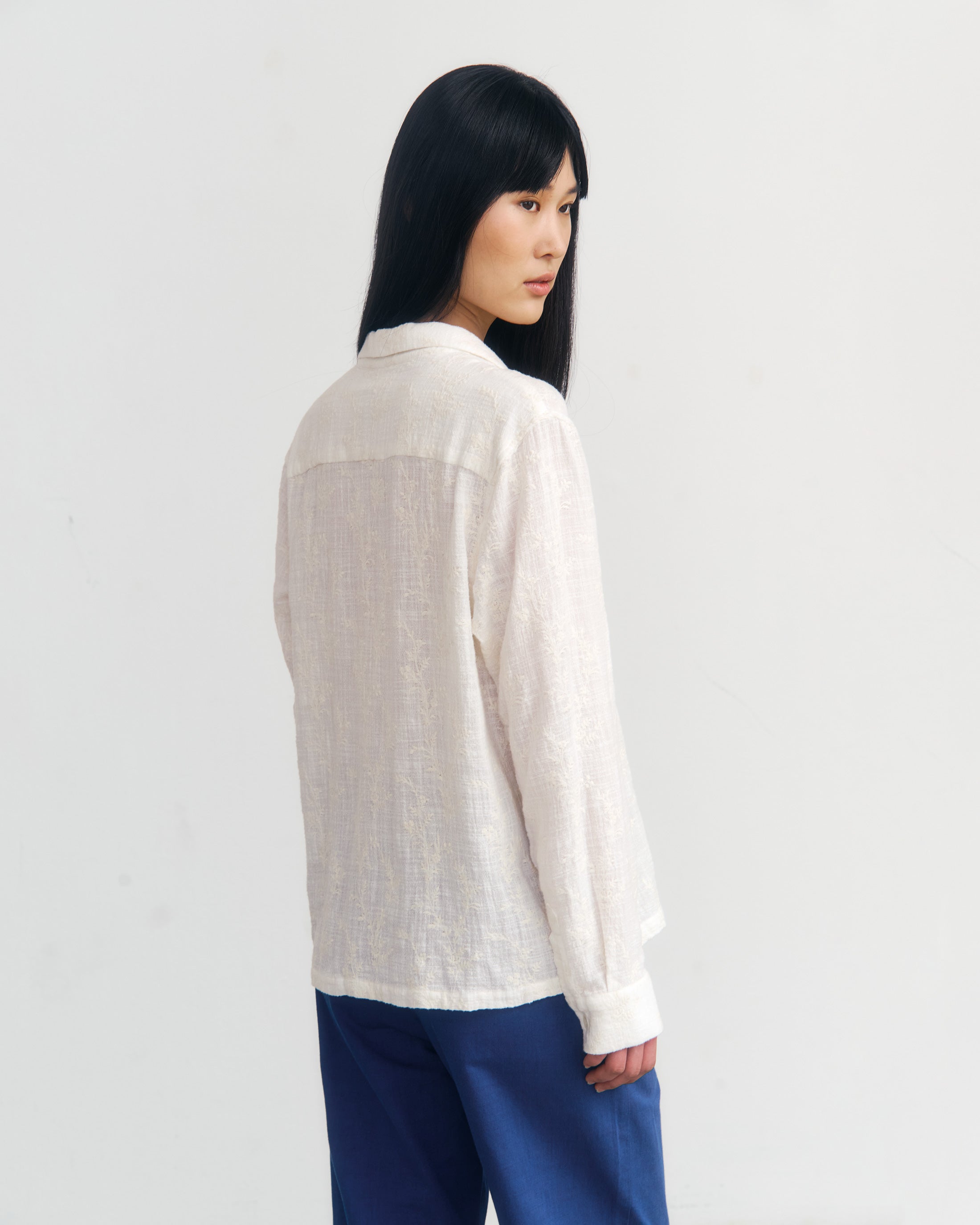 White embroidered organic cotton shirt from Rotholz