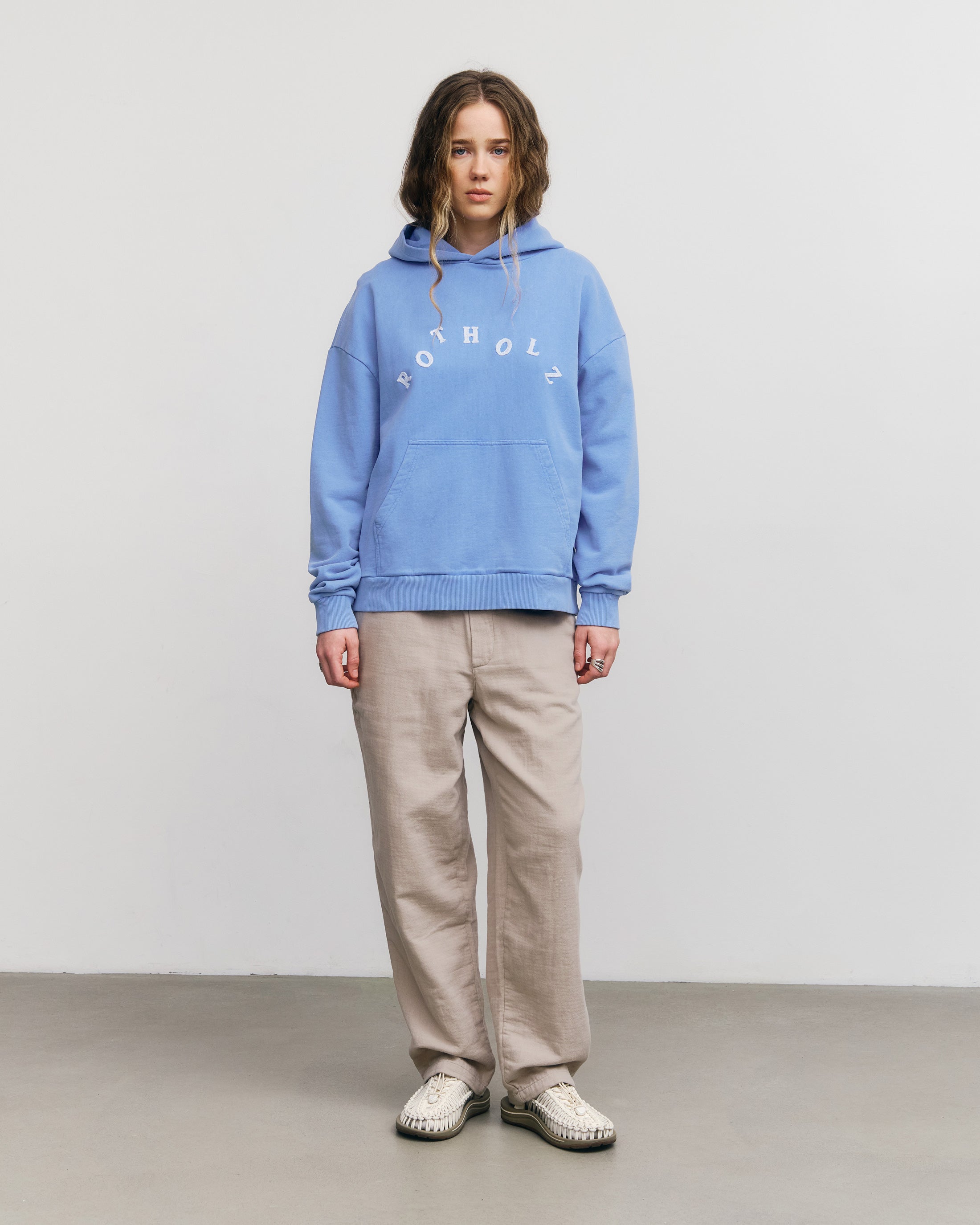 Hellblauer Hoodie aus Bio-Baumwolle von Rotholz