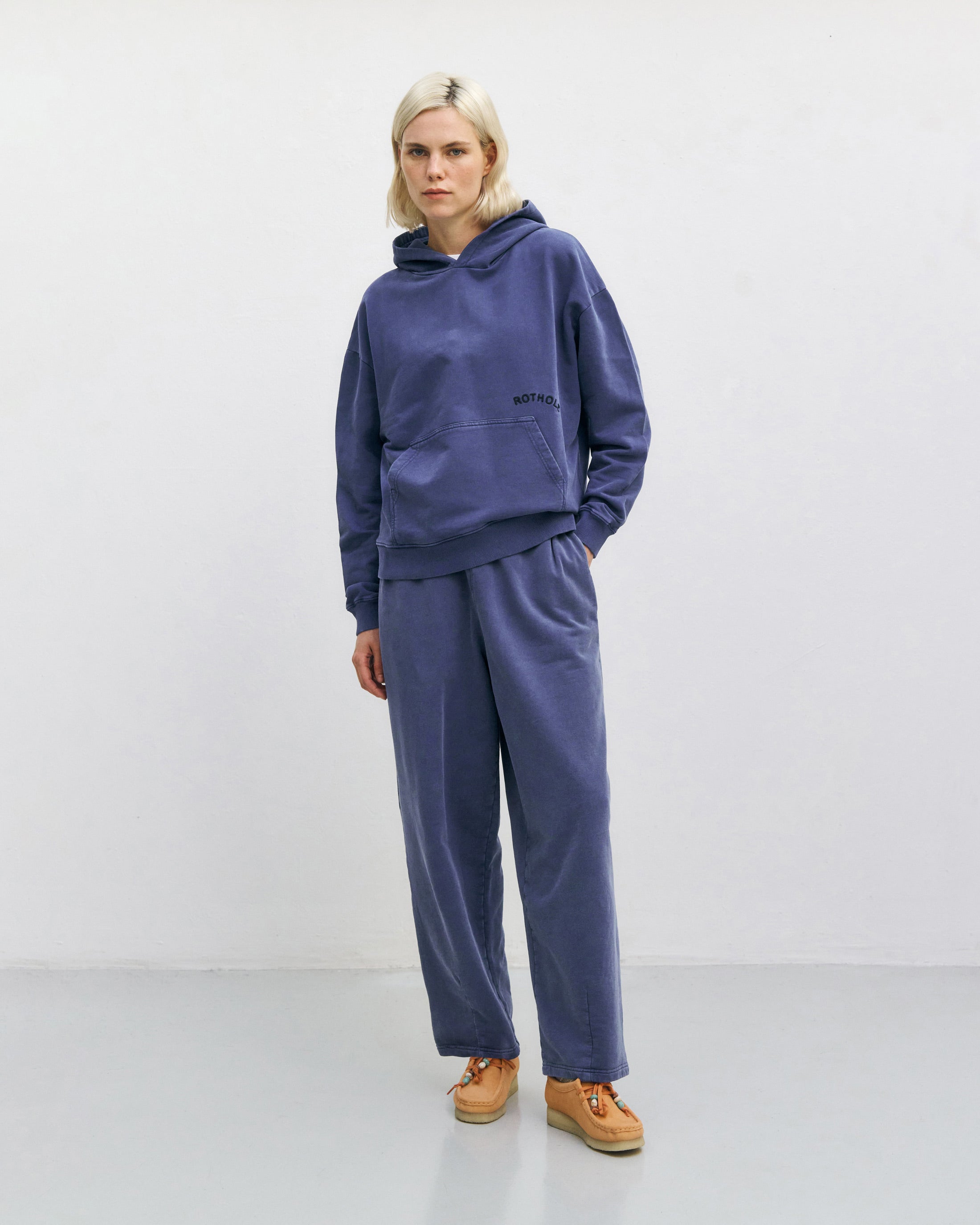 Hellblauer Hoodie aus 100% Bio-Baumwolle von Rotholz