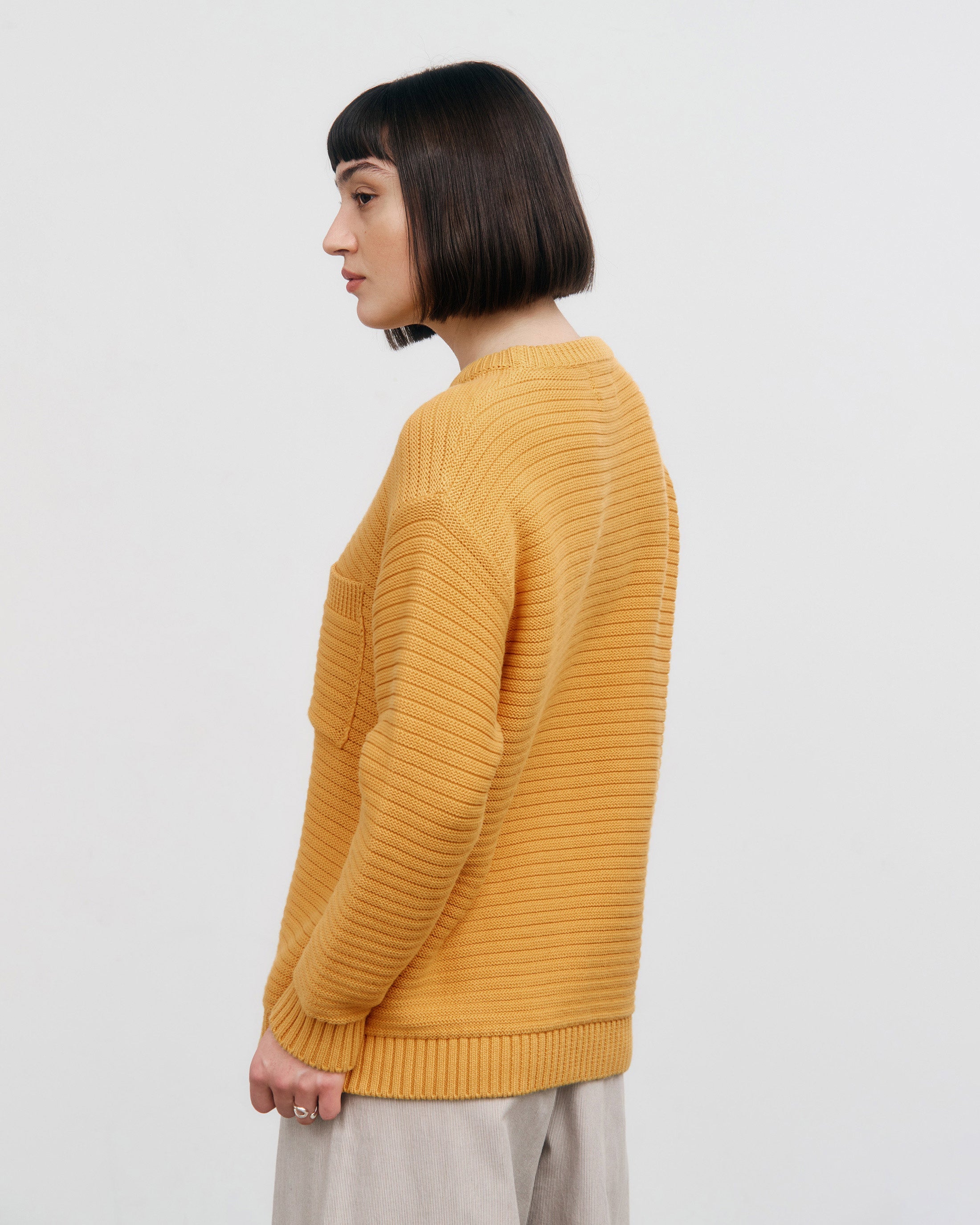 Gelber gerippter Strickpullover aus Bio-Baumwolle von Rotholz