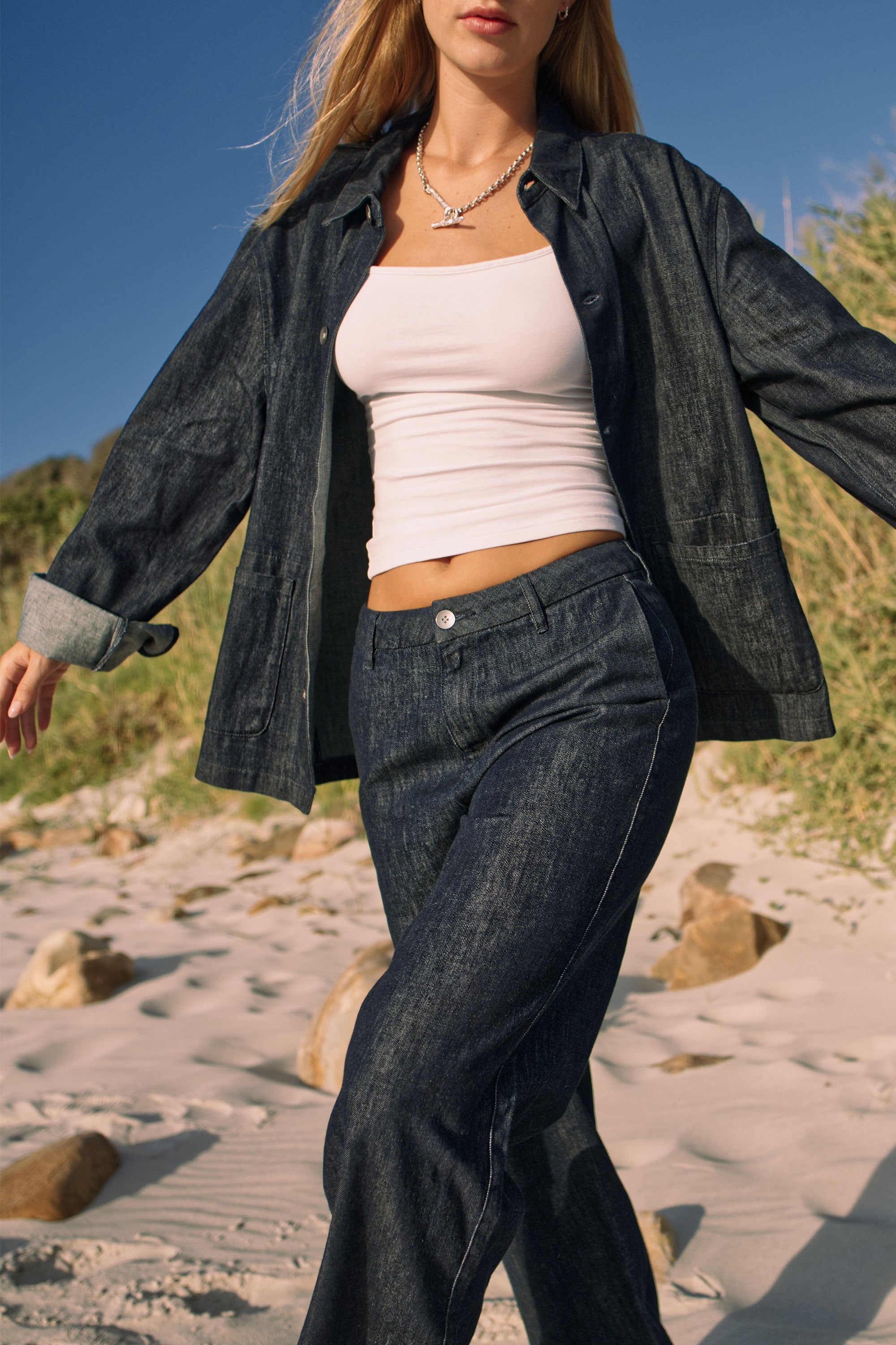 Dunkelblaue Hemdjacke SORRY aus Bio-Baumwolle von Dawn Denim