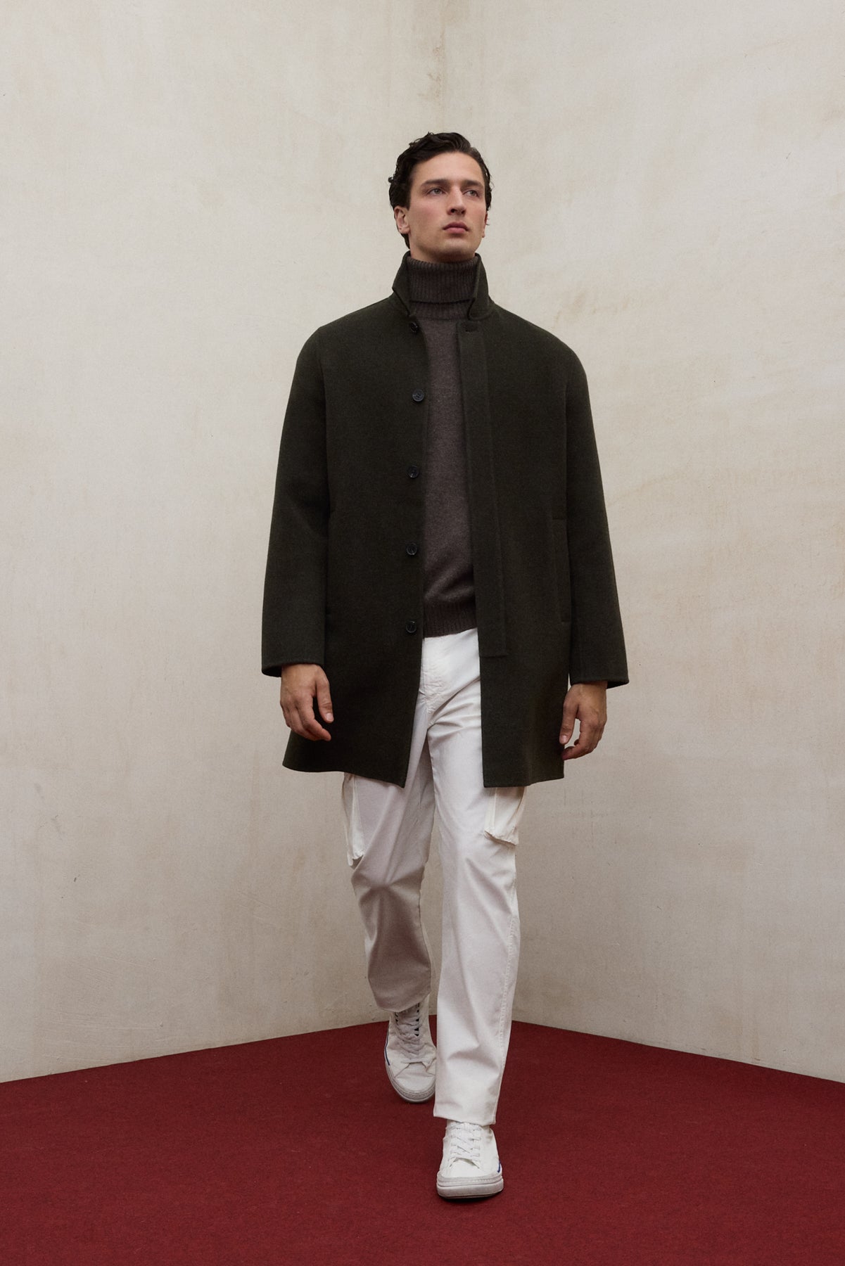 Veste longue à capuche en coton biologique et polyester recyclé (bouteilles PET) par ECOALF en olive
