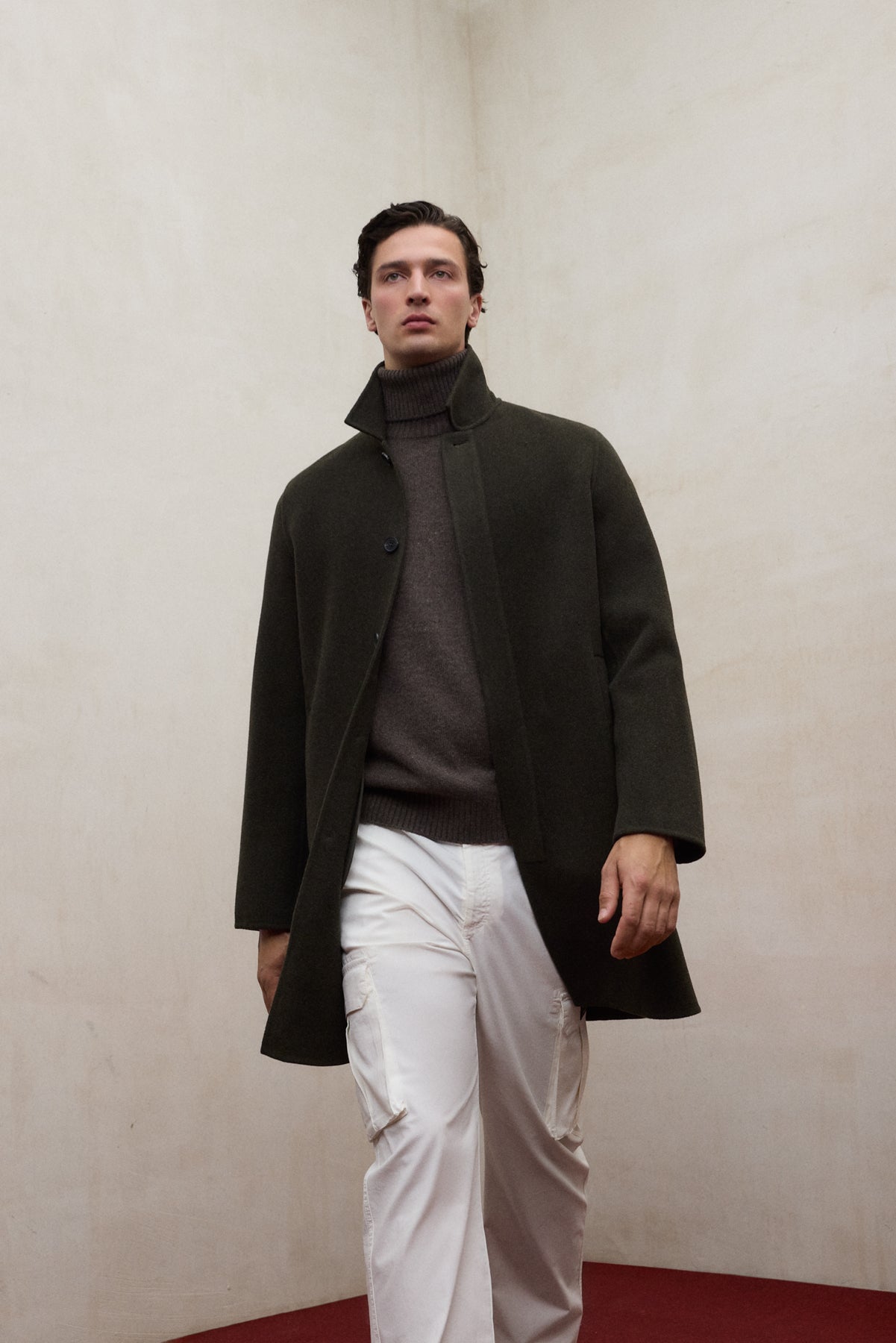 Veste longue à capuche en coton biologique et polyester recyclé (bouteilles PET) par ECOALF en olive